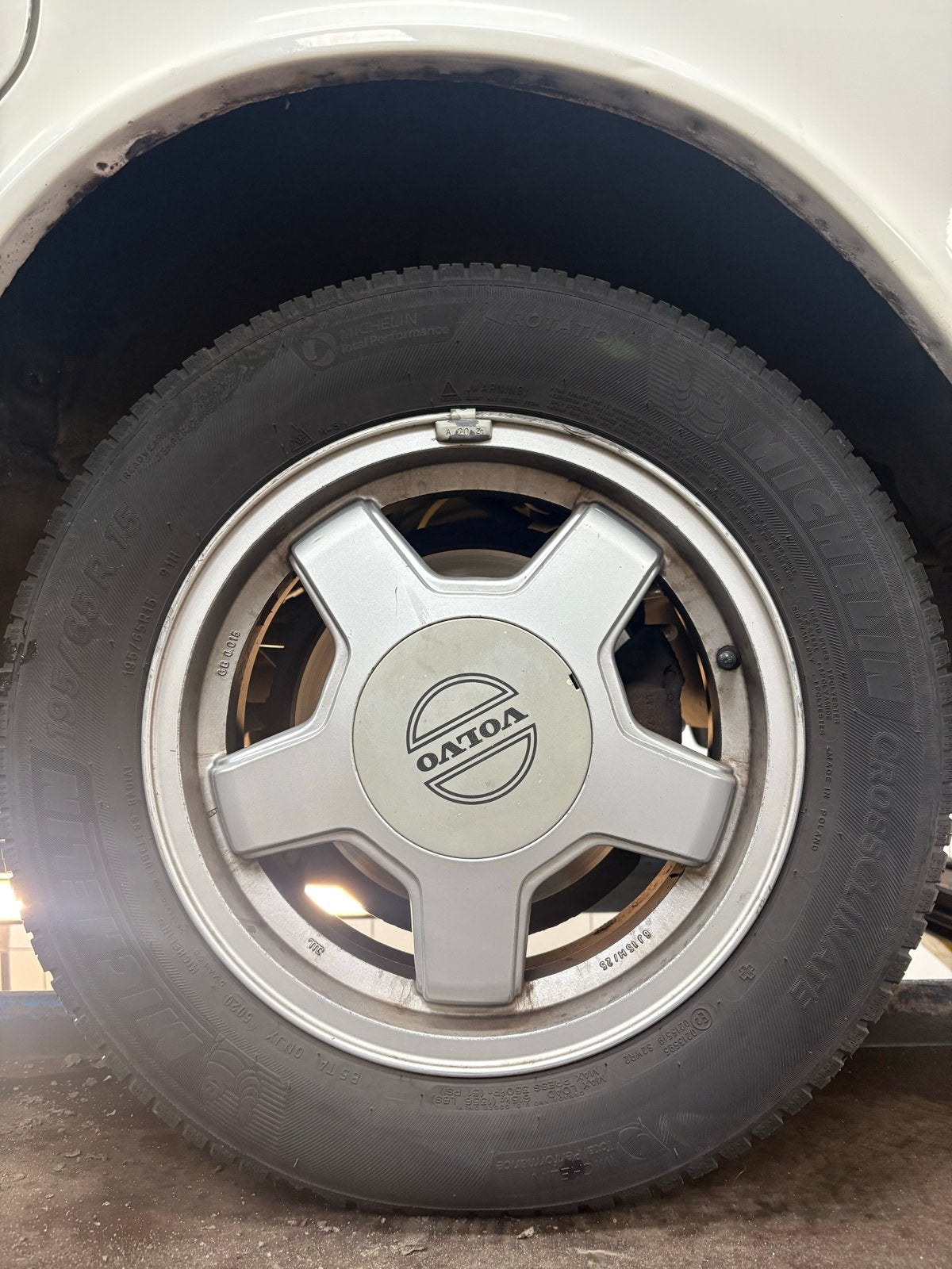 Volvo 240/740/940 Draco set + Michelin Cross Climate banden, Ophalen, Gebruikt, 15 inch, Banden en Velgen