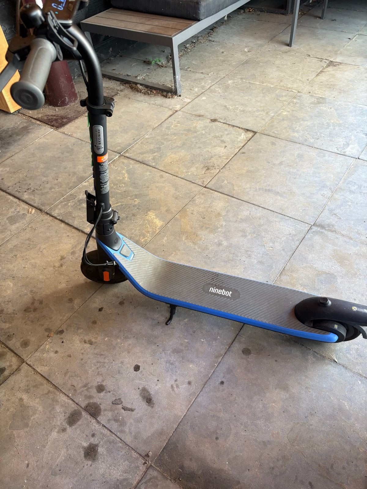 Ninebot elektrische kinder step met app-koppeling en oplader, Ophalen, Zo goed als nieuw, Elektrische step (E-scooter)