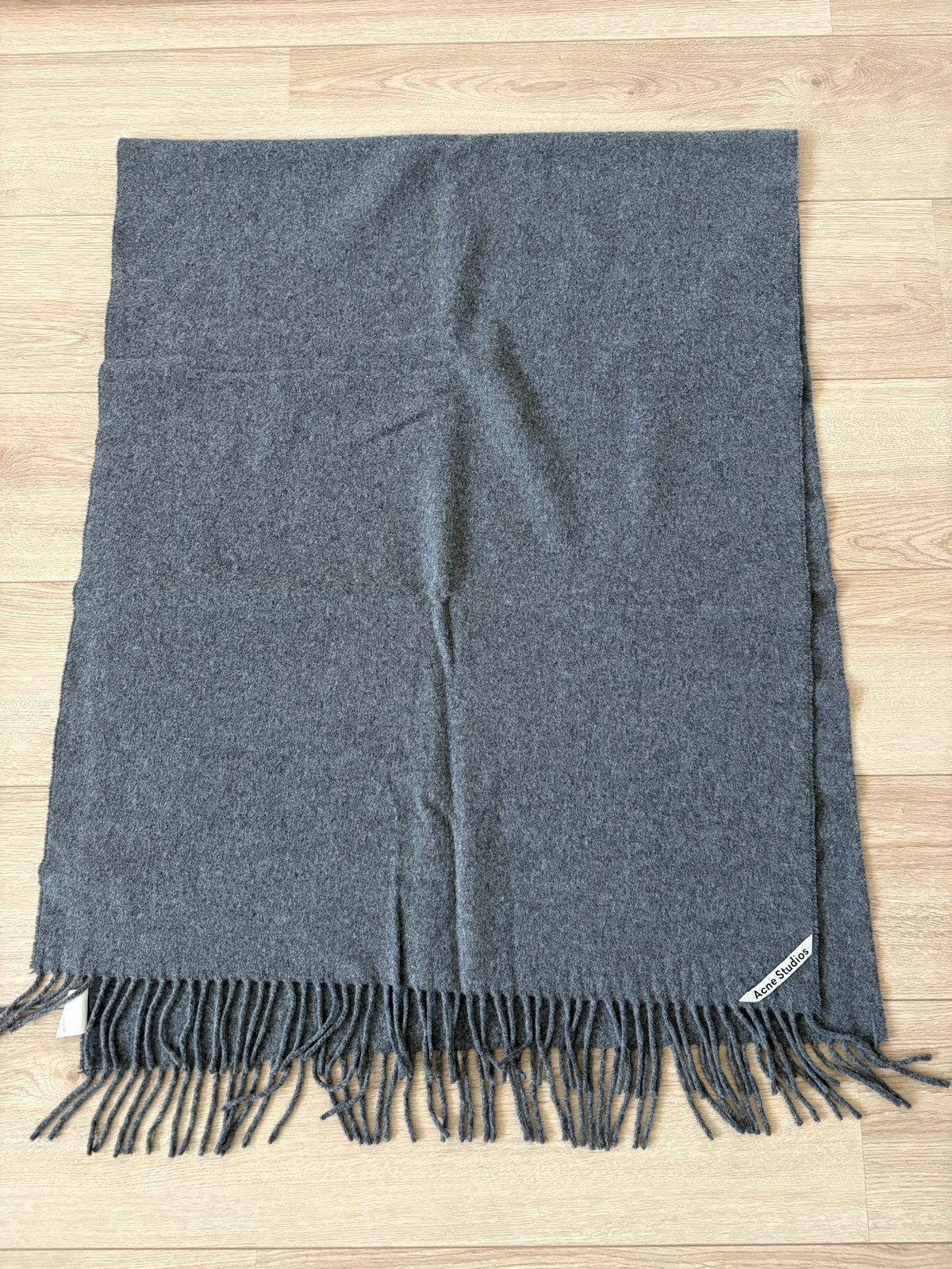Acne Studios Wol Sjaal Grijs, Ophalen of Verzenden, Zo goed als nieuw, Sjaal
