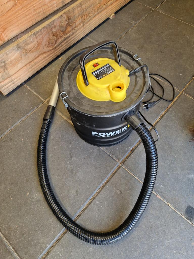 Powerplus POWX3013 Aszuiger 1600W - 20L, Ophalen, Gebruikt, Waterstofzuiger