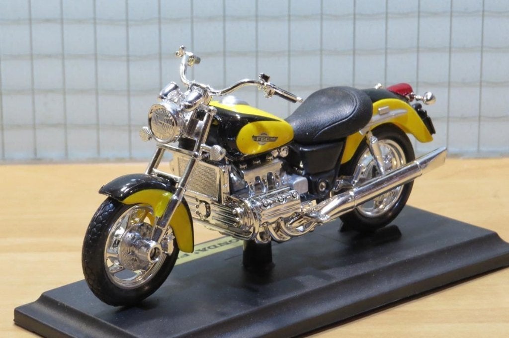 Honda F6C Valkyrie GL1500c 1:18 black/yellow Maisto, MayCheong, Maisto, Nieuw, Ophalen of Verzenden