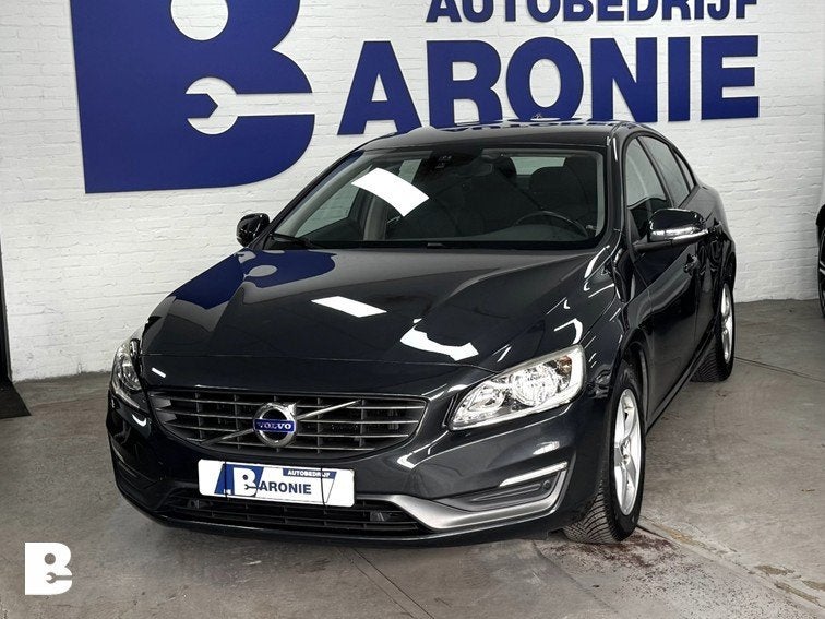 Volvo S60 1.6 T3 Momentum dealer onderhouden, Stof, Gebruikt, Zwart, 4 cilinders