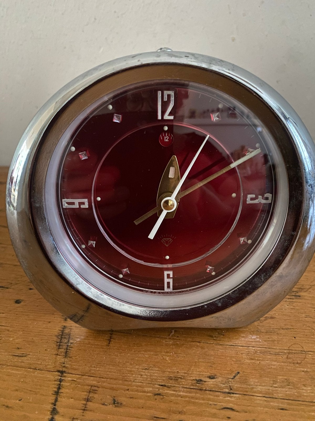 Vintage wekker - Rood/Chroom, Gebruikt, Vintage, Analoog, Ophalen of Verzenden