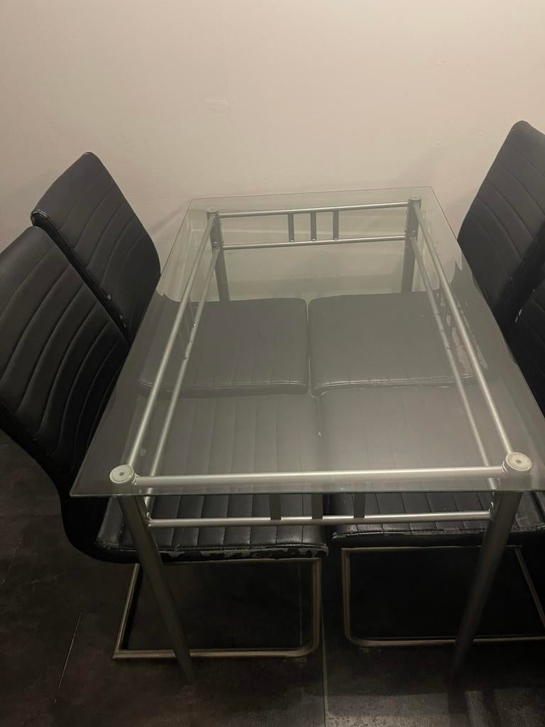 Gratis eettafel met 4 stoelen, Ophalen of Verzenden, Gebruikt, Eettafel