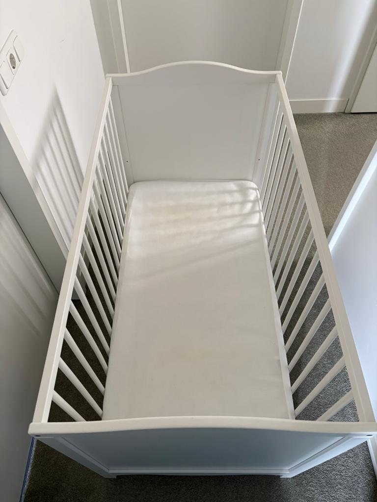 Wit Ledikant met Matras - Zo Goed als Nieuw, Ophalen of Verzenden, Zo goed als nieuw, Ledikant