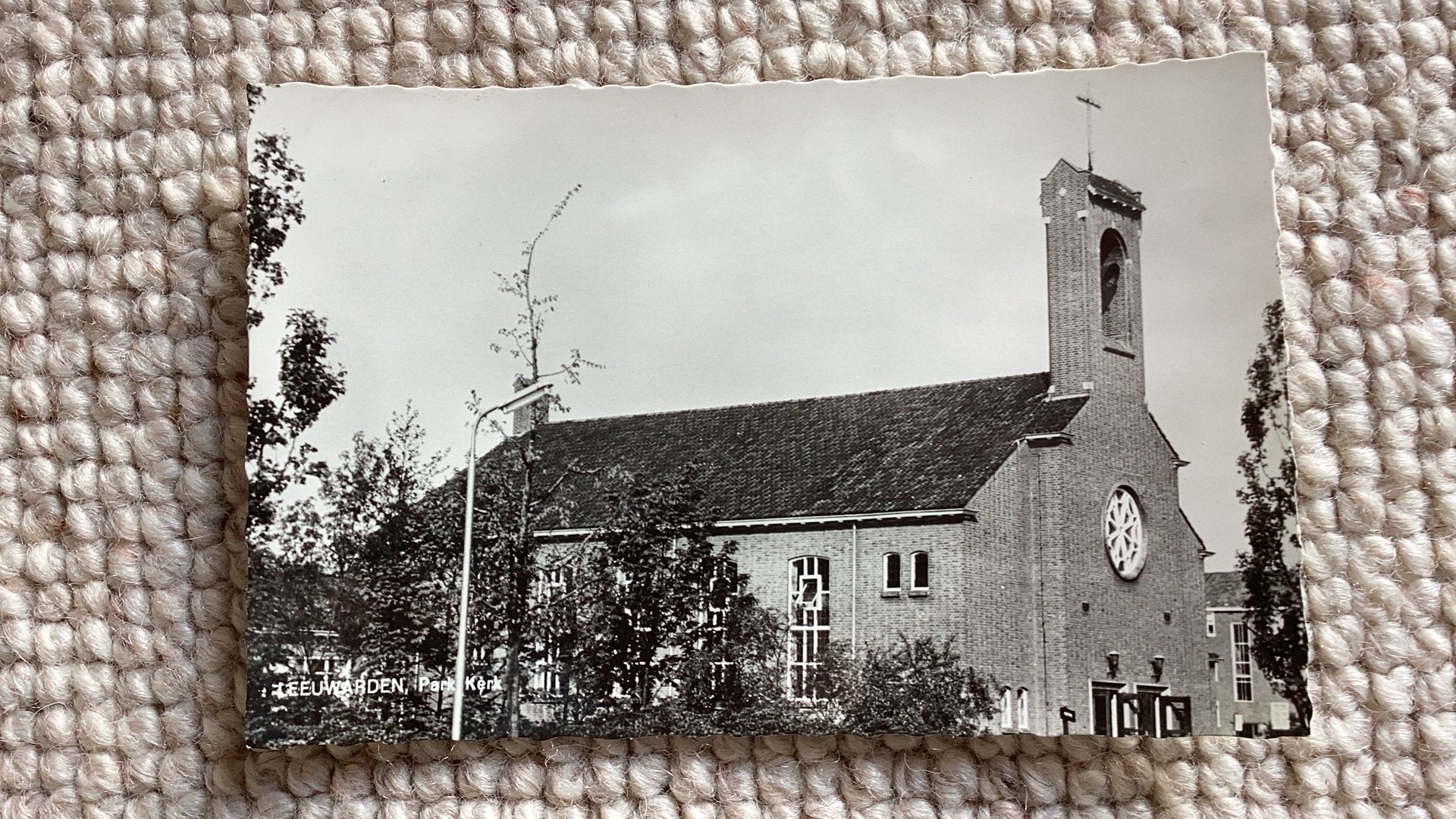 Ansichtkaart Leeuwarden Parkkerk. 999, Verzamelen, Ophalen of Verzenden, 1940 tot 1960, Ongelopen, Friesland