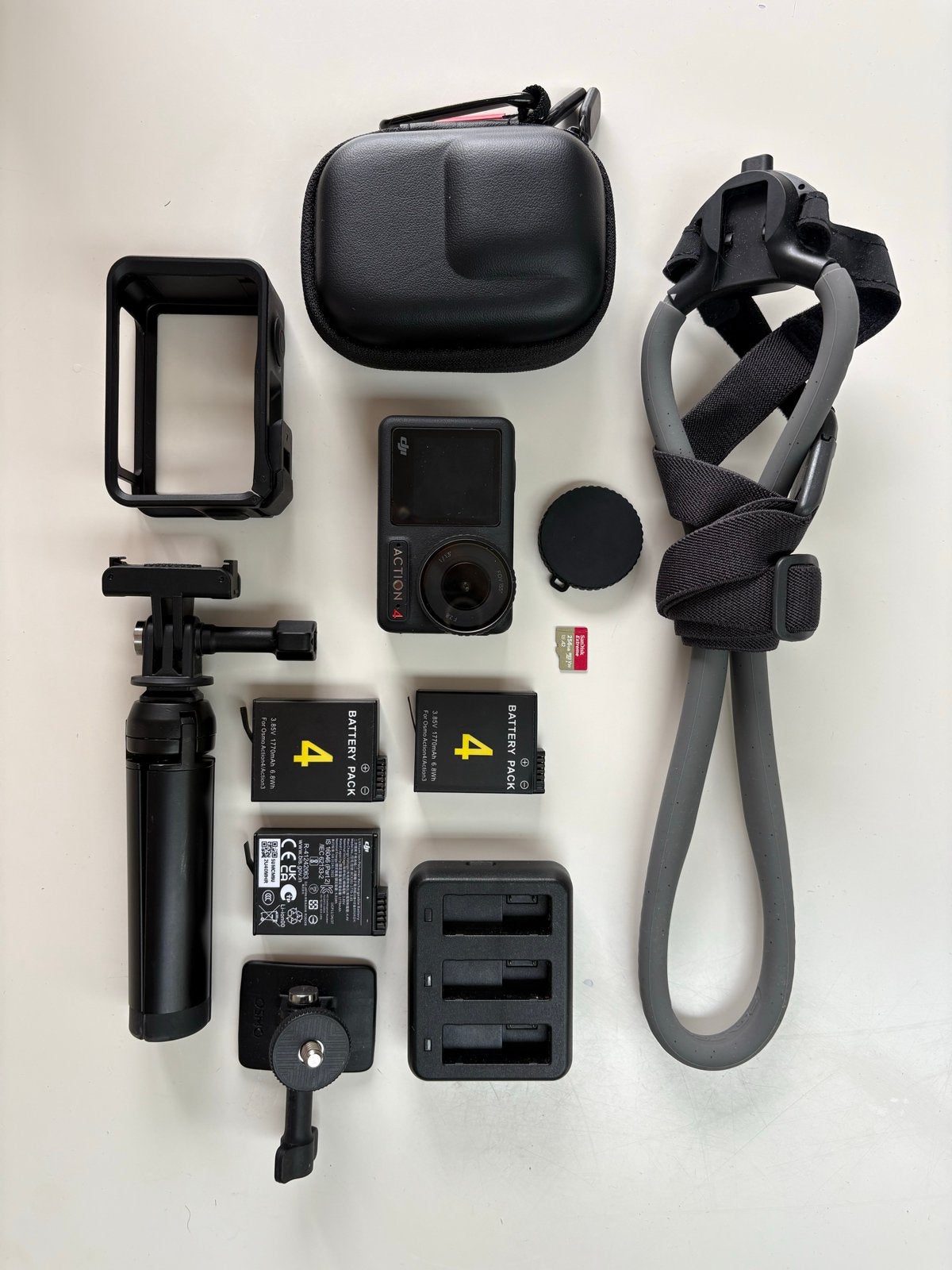 DJI Osmo Action 4 met accessoires, Ophalen of Verzenden, Zo goed als nieuw, Overige merken
