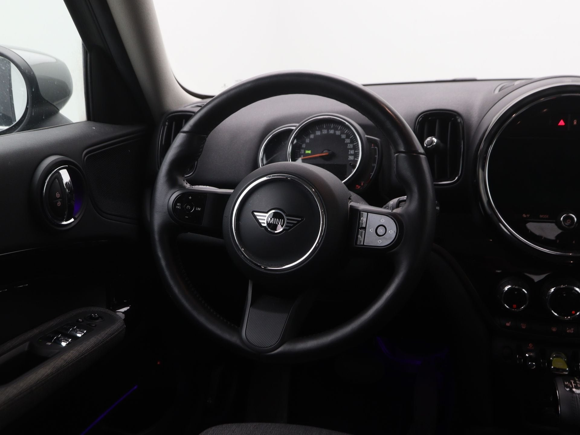 MINI Countryman Cooper SE ALL4 Classic (bj 2022, automaat), Auto's, Automaat, Gebruikt, Countryman, Met garantie (alle)