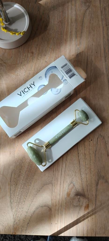 Vichy Jade Roller - Nieuw in doos, Ophalen of Verzenden, Nieuw, Gehele gezicht