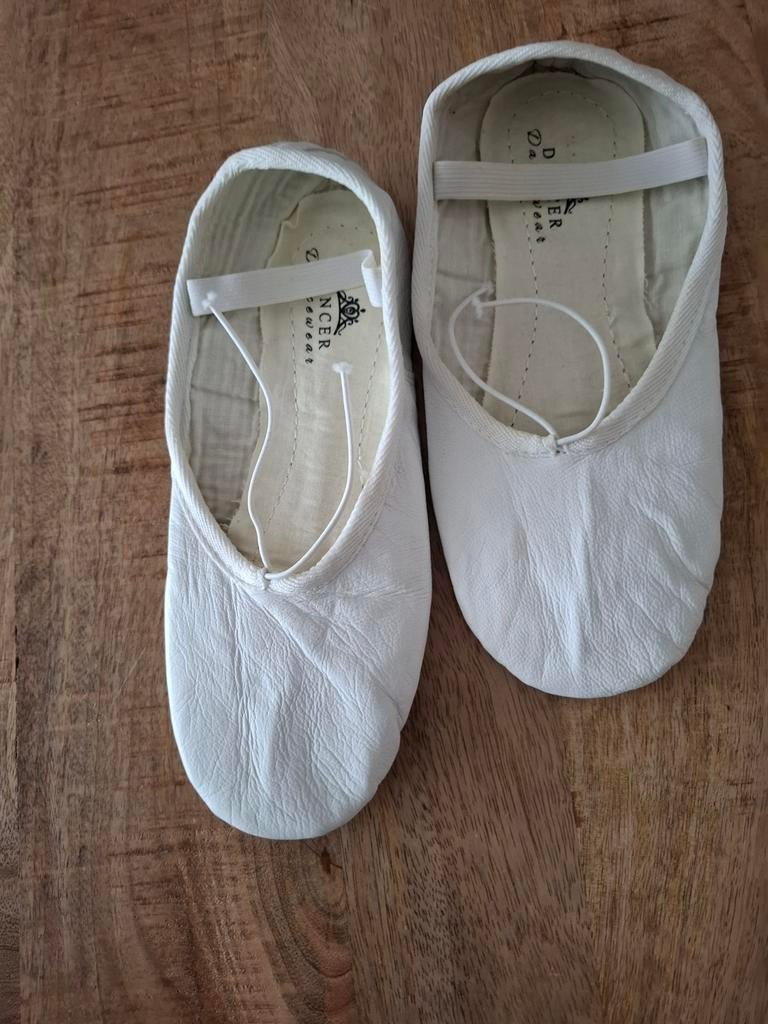 Nieuwe witte ballet schoenen maat 40, Ophalen of Verzenden, Nieuw, Schoenen