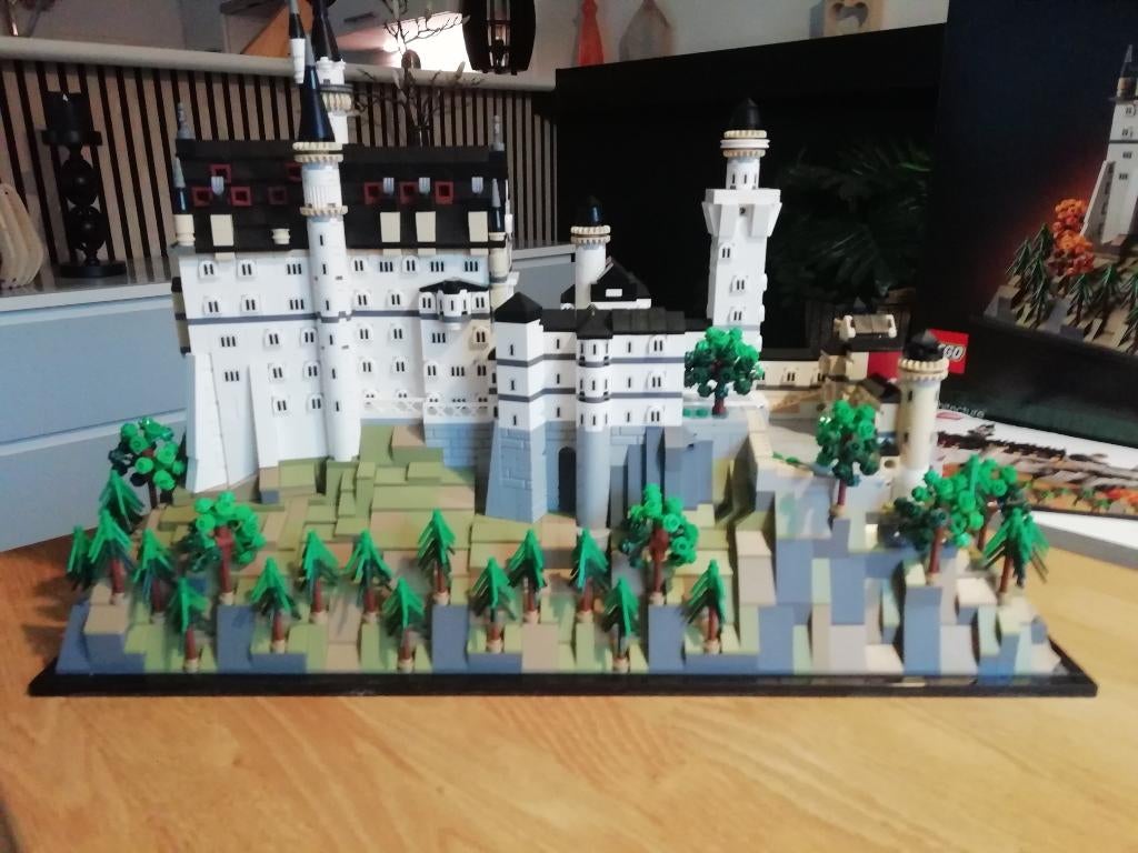 Lego Slot Neuschwanstein 21063, Ophalen of Verzenden, Zo goed als nieuw, Complete set, Lego