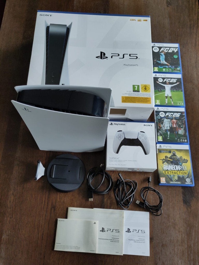 PlayStation 5 825 GB Disc Edition + 2 controllers + 5 games, Ophalen of Verzenden, Zo goed als nieuw, Playstation 5
