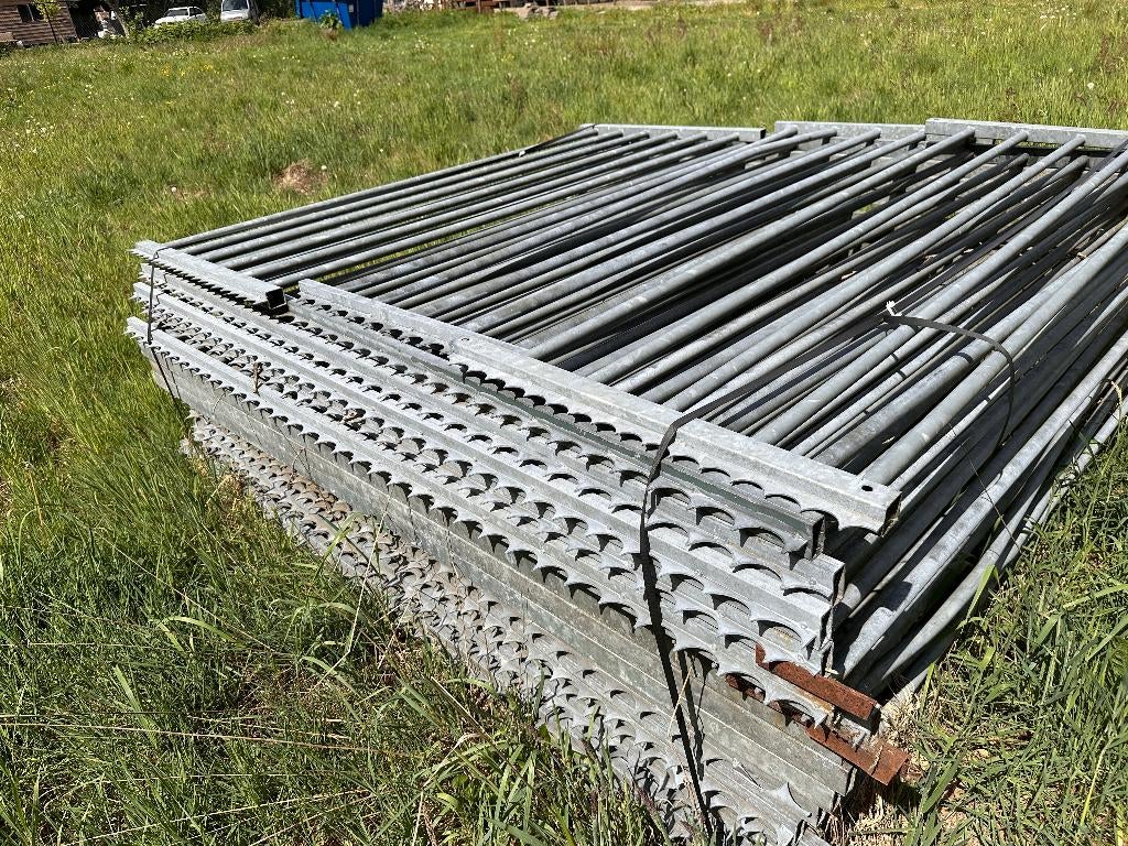 Spijlen hekwerken en palen, Tuin en Terras, Ophalen, Gebruikt, IJzer, Spijlenhekwerk
