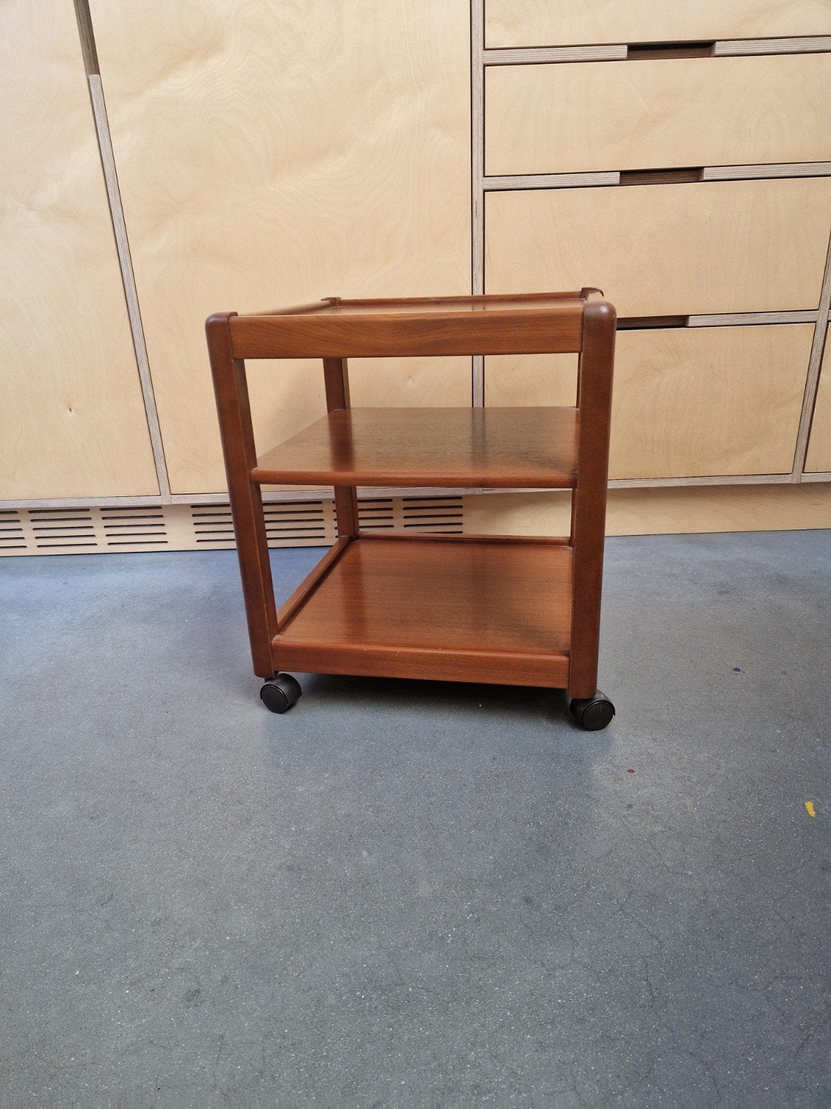 MCM Teak Houten Bijzettafel op Wielen, Ophalen