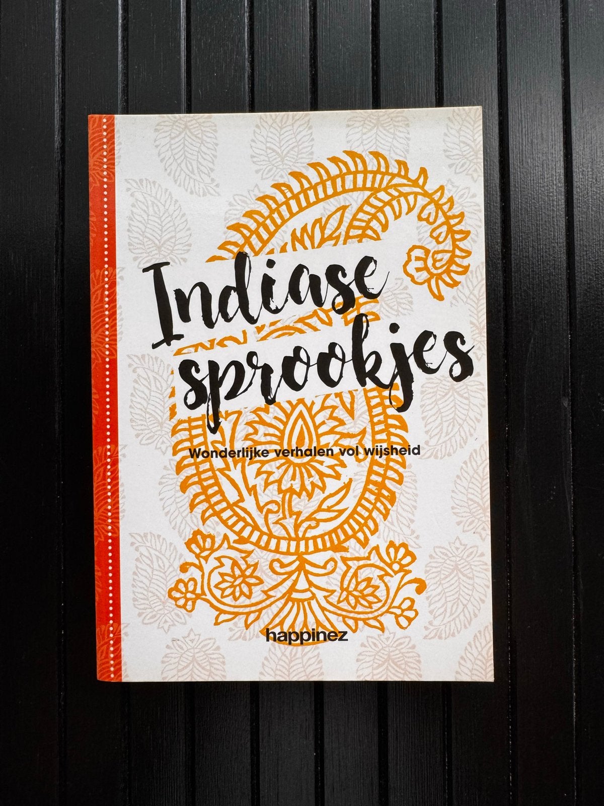 Klein Indiaas sprookjesboekje van Happinez, Boeken, Ophalen of Verzenden, Zo goed als nieuw