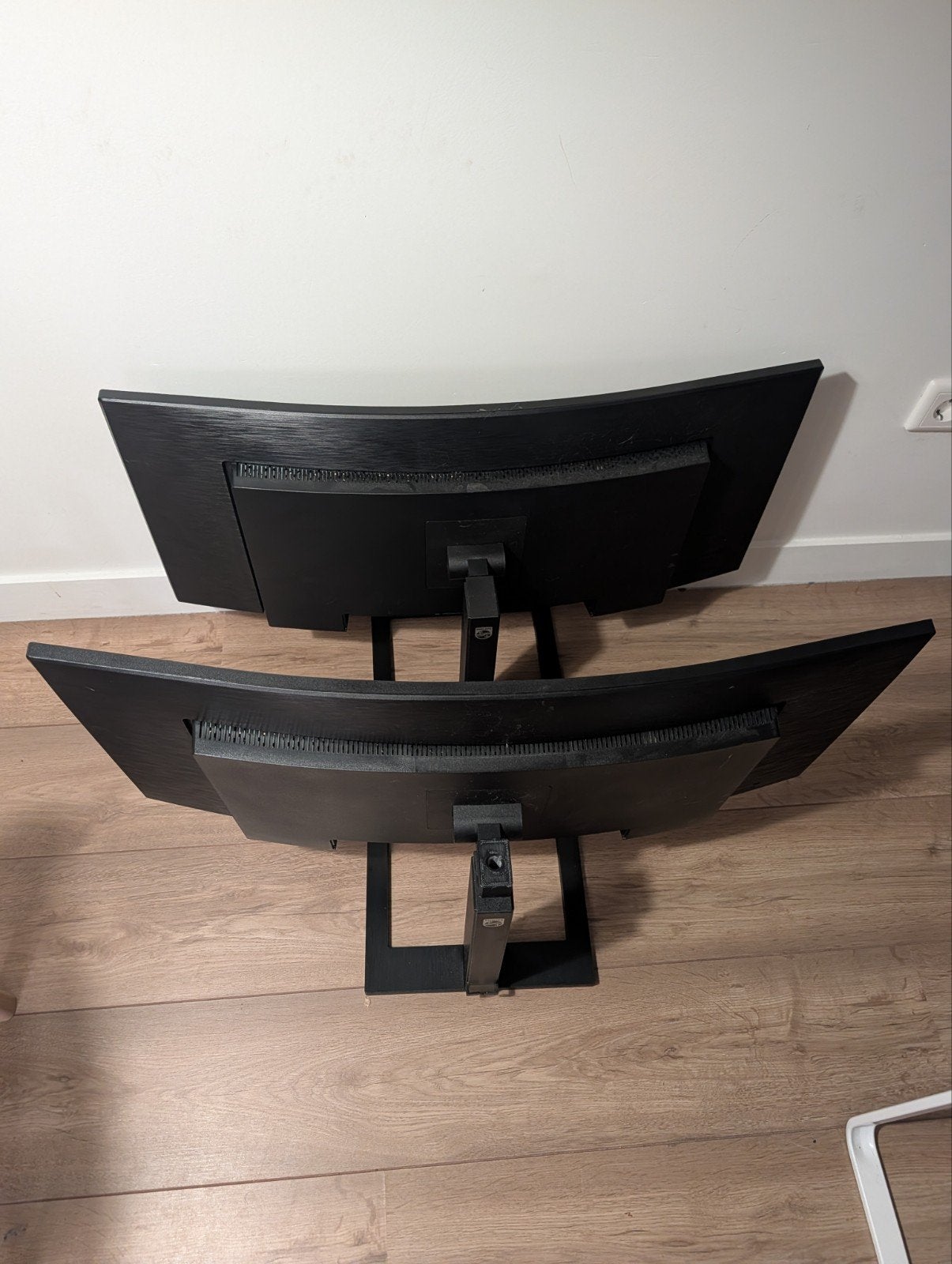Foto 4 van 2x Philips 346E2CUAE 34 inch curved monitoren