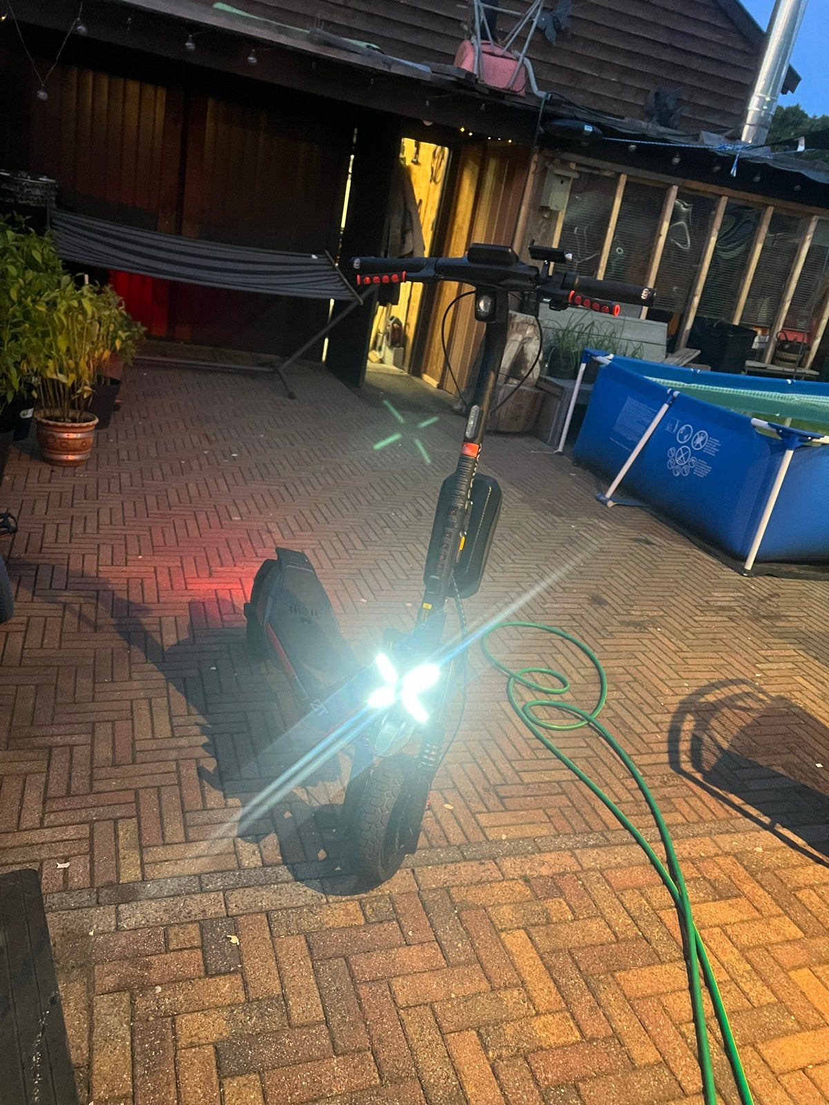 ZT3 Pro Lader Segway Ninebot E-step - 70km bereik, 25km/u, Ophalen, Zo goed als nieuw, Elektrische step (E-scooter)