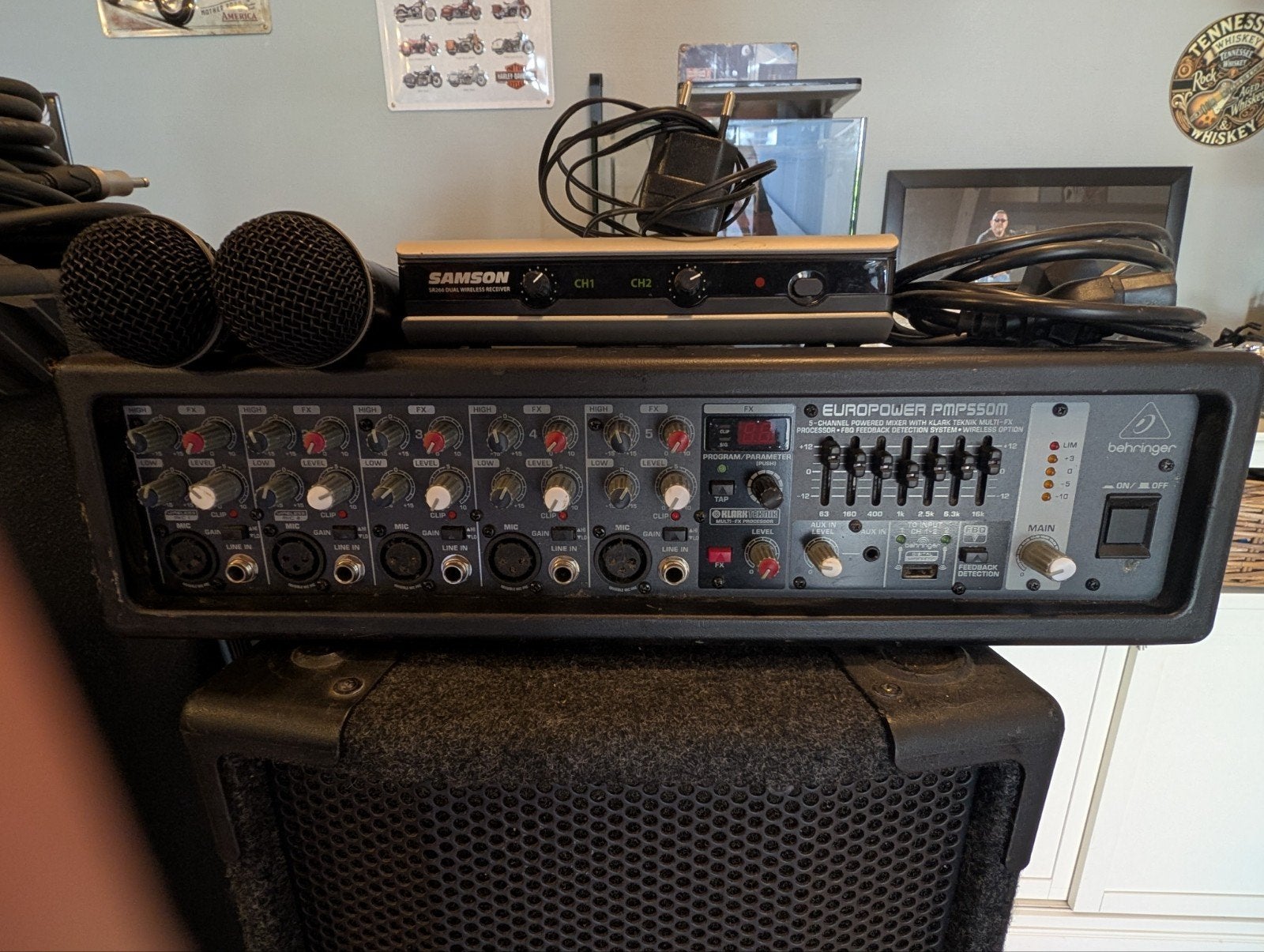Behringer PMP550M Powermixer - Mengversterker, Ophalen, Gebruikt, Minder dan 5 kanalen, Microfooningang