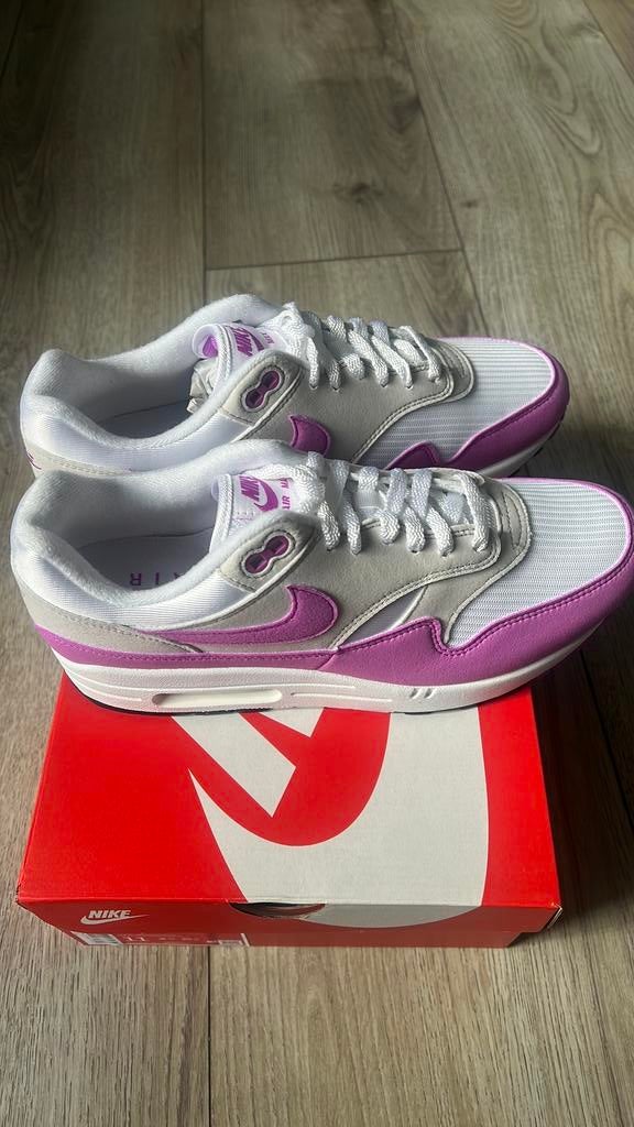 Nike air max 1 Wmns Fuchsia 43 - 44 Nieuw in doos, Overige kleuren, Nieuw, Ophalen of Verzenden, Sneakers of Gympen