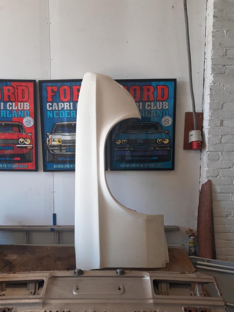 Polyester Ford capri RS2600  Voorscherm met RS rand, Ophalen, Voor, Nieuw, Spatbord