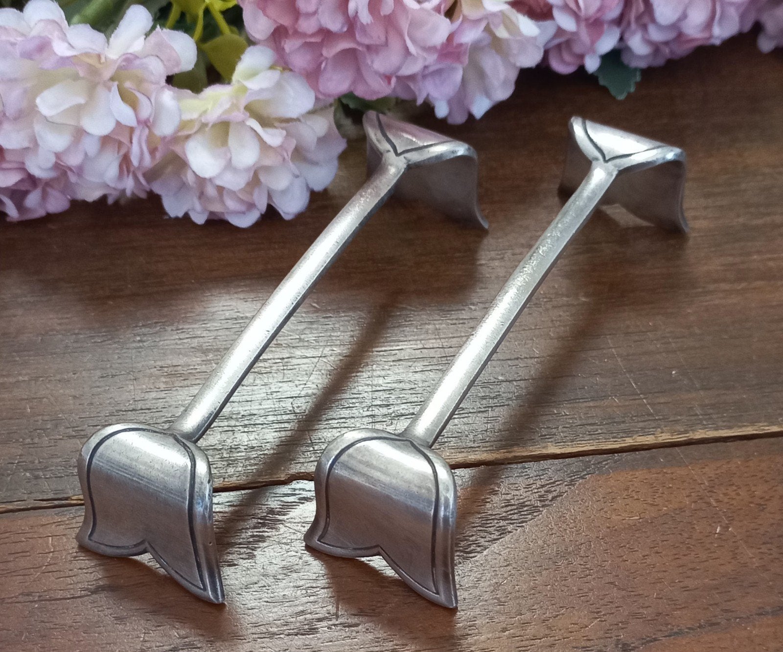 Set van 2 brocante verzilverde messenleggers, "tulp", Keltum, Ophalen of Verzenden