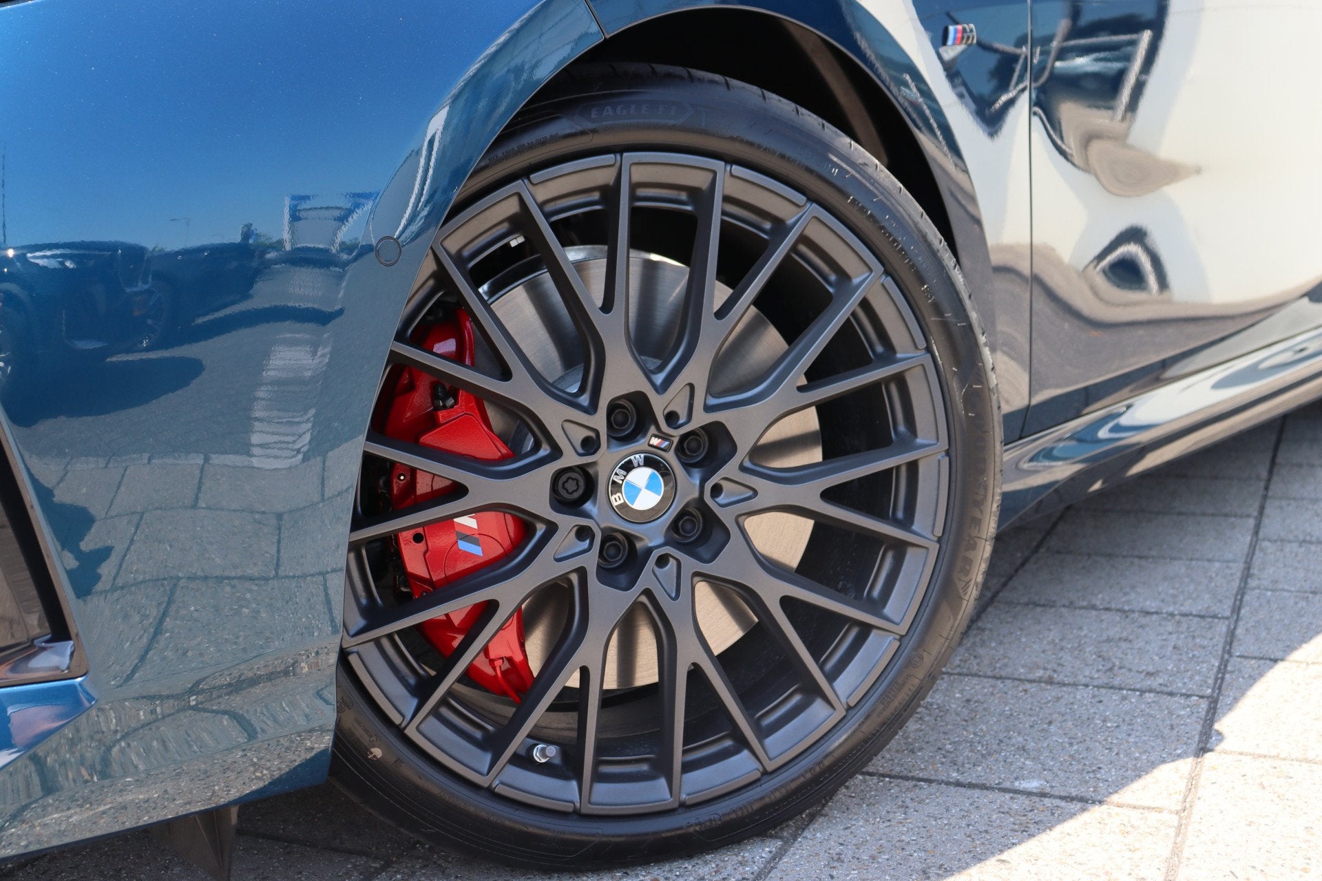 BMW 1 Serie 120 M Sport Automaat / Trekhaak / Panoramadak /, Dealer onderhouden, 156 pk, Met garantie (alle), Blauw
