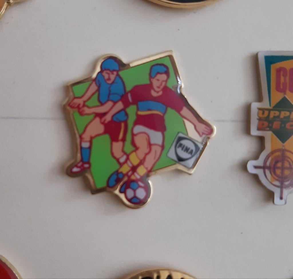 Pin Fina, Ophalen of Verzenden, Nieuw, Sport, Speldje of Pin