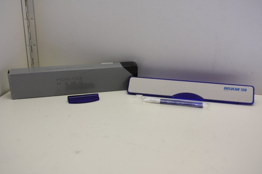 Memobord voor computerscherm met stift en uitwisser. Nieuw., Ophalen of Verzenden, Nieuw
