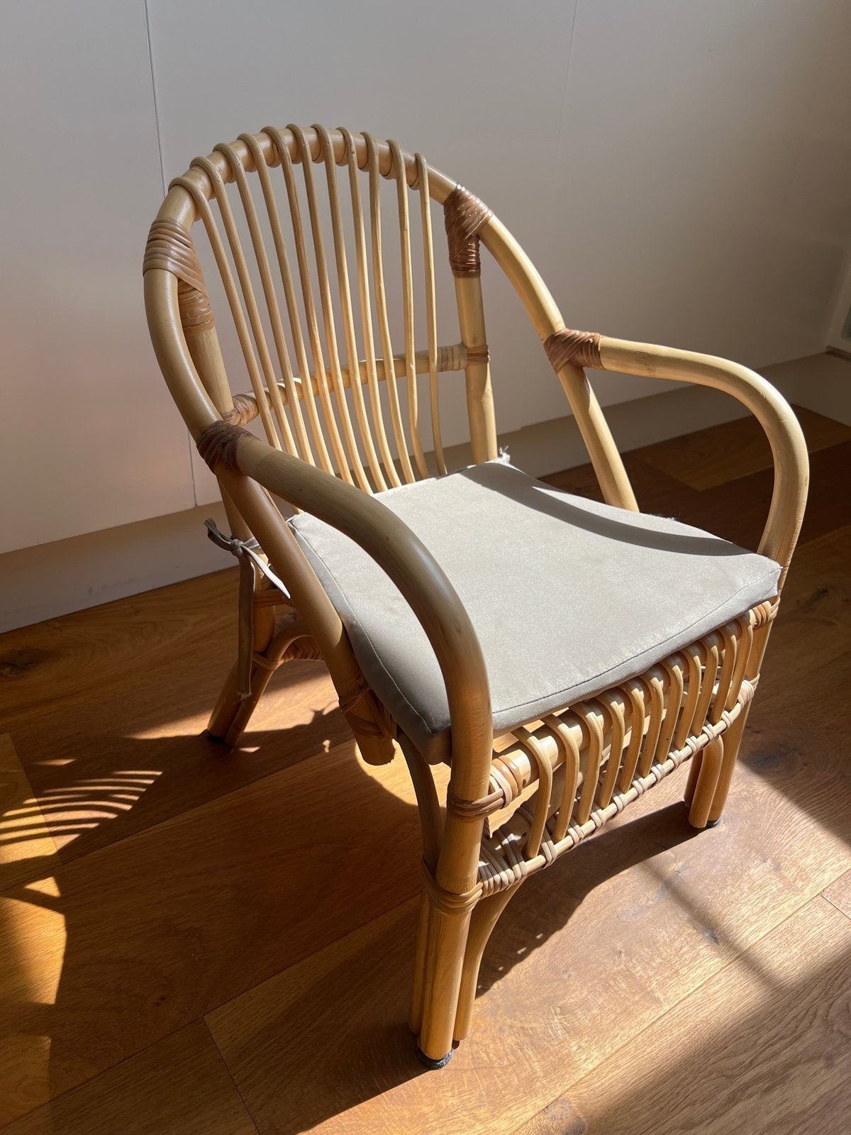 Rotan kinderstoeltje Childhome met kussentje, Kinderen en Baby's, Kinderstoelen, Ophalen, Zo goed als nieuw, Overige typen