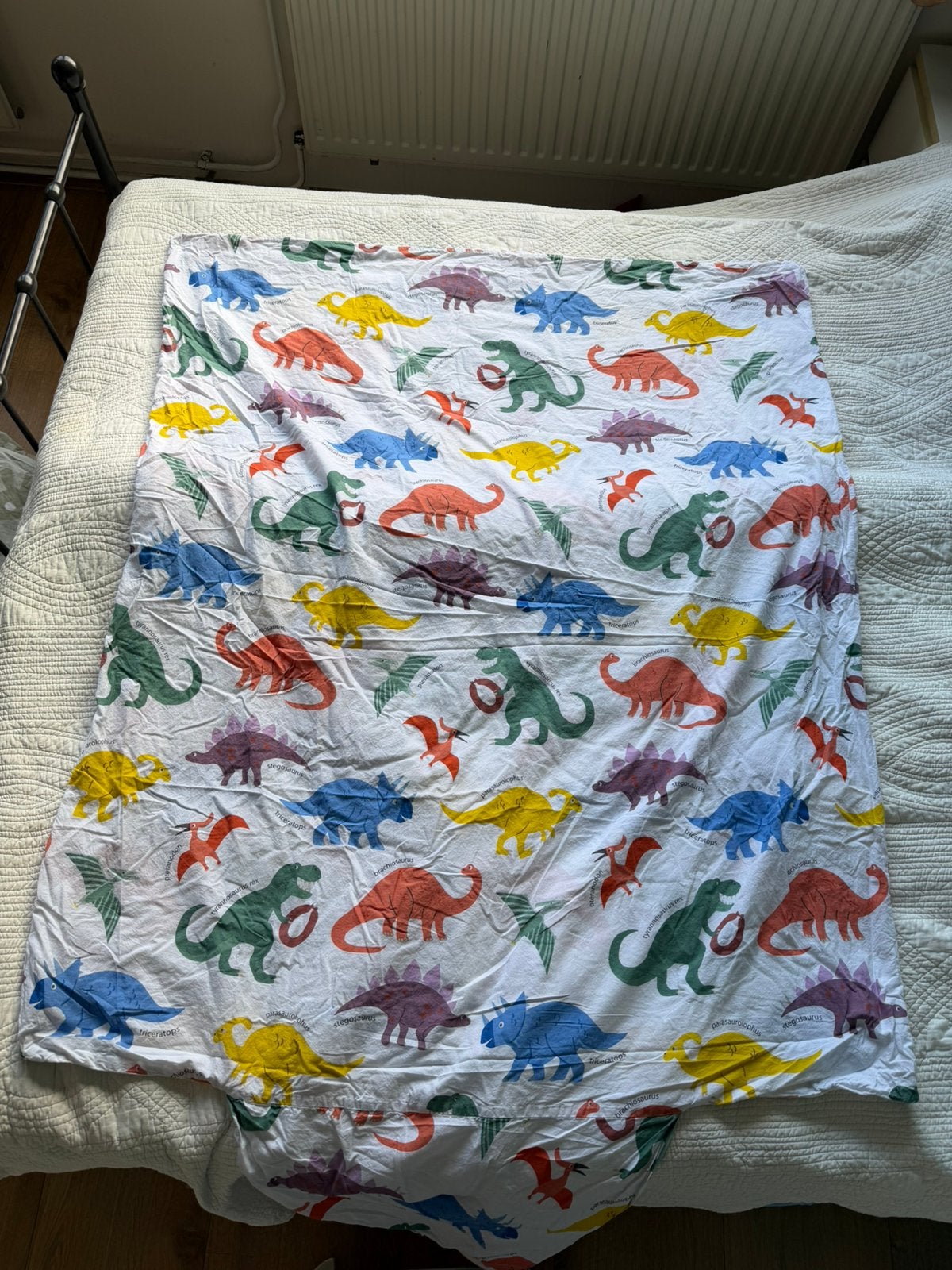 Peuter dekbed overtrek dinosaurussen, Dekbedovertrek, Ophalen of Verzenden, Zo goed als nieuw, Meerkleurig