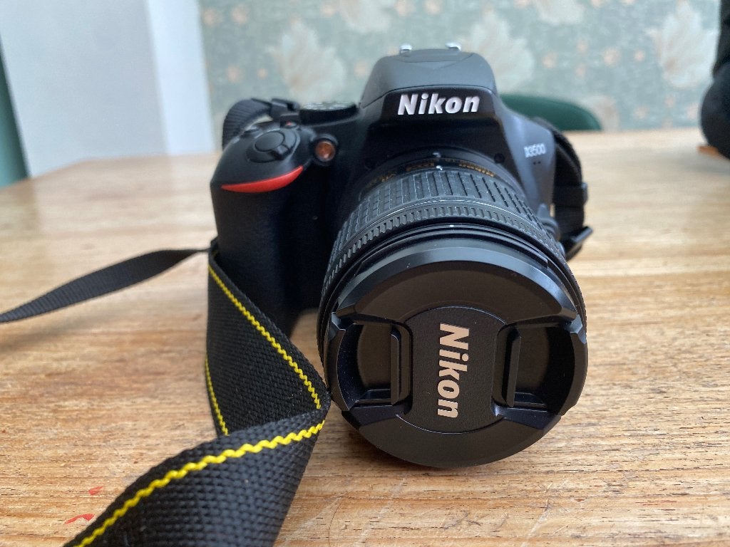 Nikon spiegelreflexcamera D3500 met twee lenzen zgan, Ophalen, Spiegelreflex, Zo goed als nieuw, Nikon