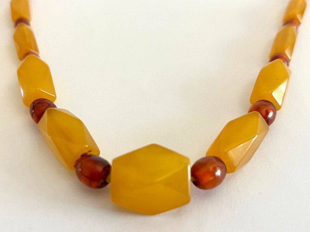 Mooie 2 Kleurige Amber Bakeliet Ketting, Verzenden, Zo goed als nieuw, Overige materialen