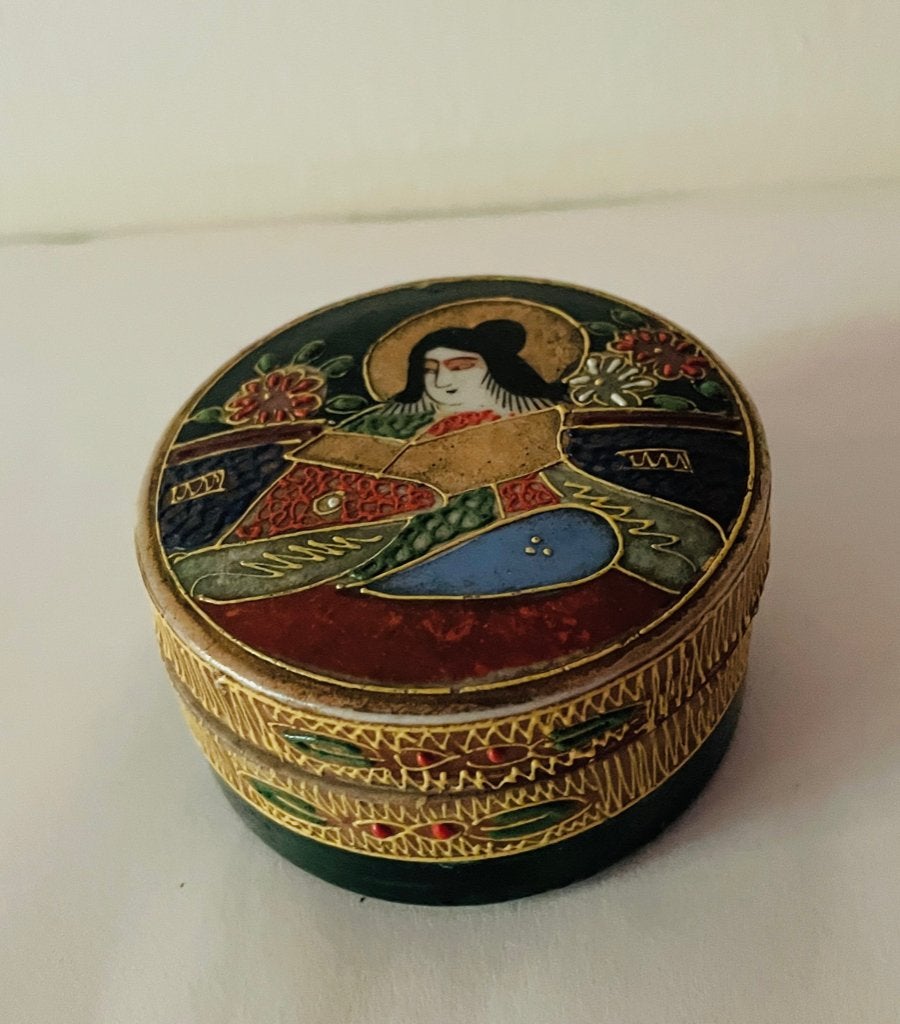 Prachtig antiek Satsuma Japans dekseldoosje., Verzenden
