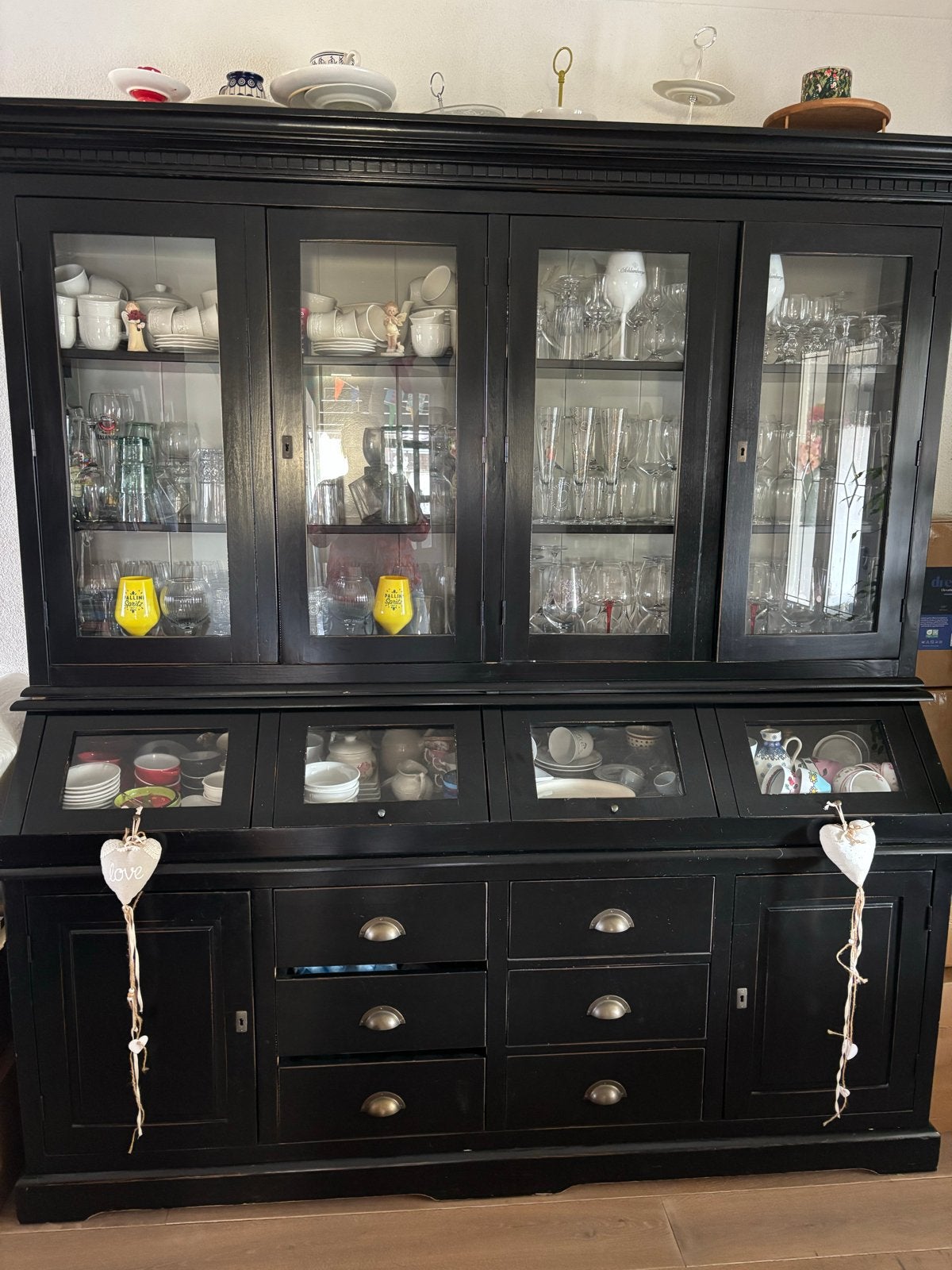 Zwart dressoir met vitrinekasten - Sleutel ontbreekt, Ophalen, Gebruikt, 200 cm of meer, 150 tot 200 cm