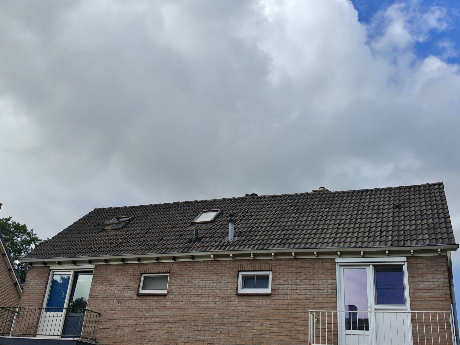 Gratis dakpannen af te halen medio september, Doe-het-zelf en Verbouw, Dakpannen en Dakbedekking, Ophalen, Gebruikt, Steen of Klei