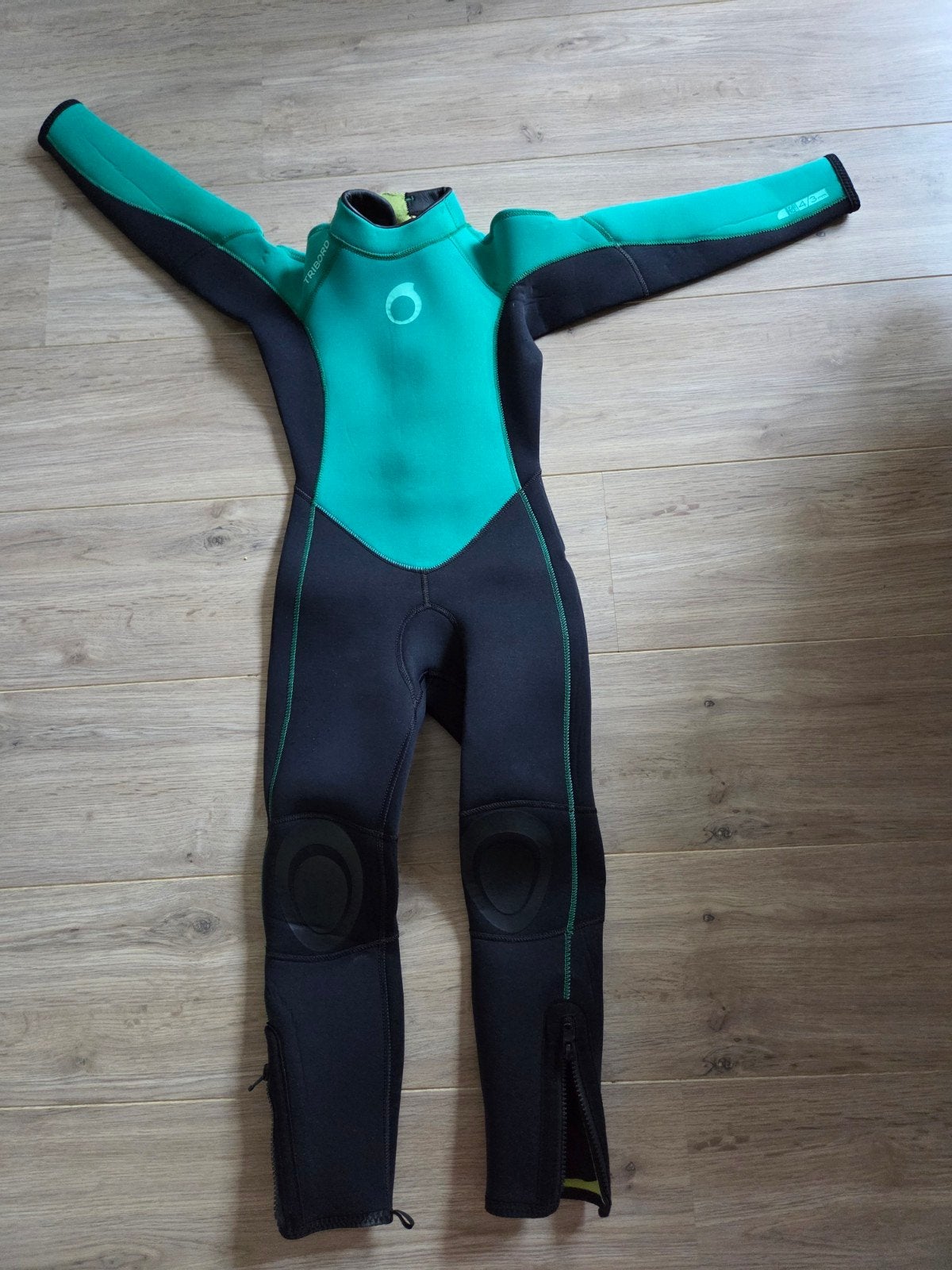 Tribord Wetsuit 4/3mm voor Kinderen - Goede Staat, Watersport en Boten, Watersportkleding, Wetsuit, Gebruikt, Ophalen of Verzenden