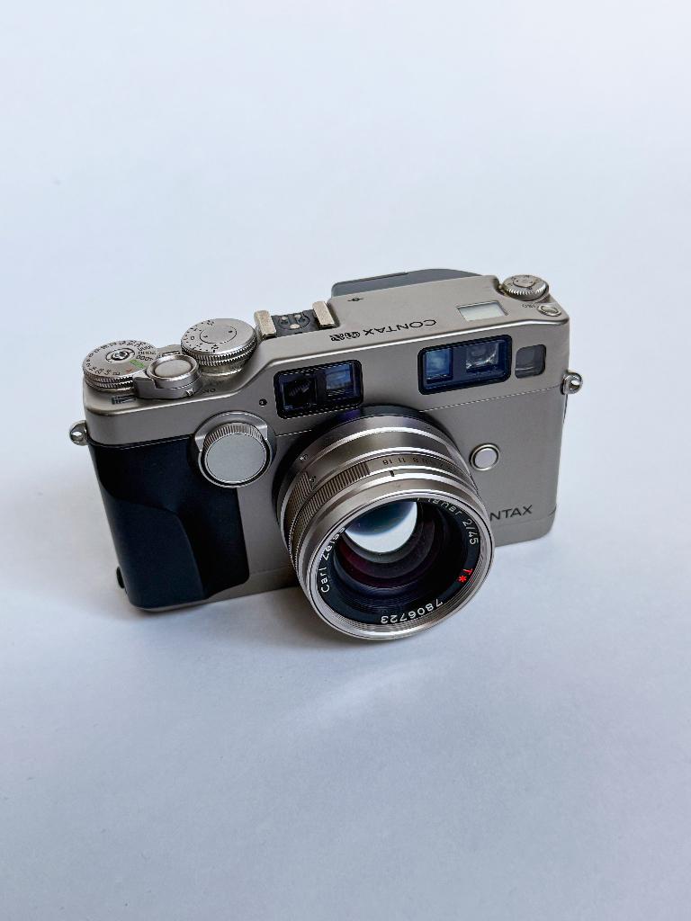 Contax G2 + Carl Zeiss Planar T* 35mm f/2 & 45mm f/2, Audio, Tv en Foto, Fotocamera's Analoog, Ophalen of Verzenden, Gebruikt