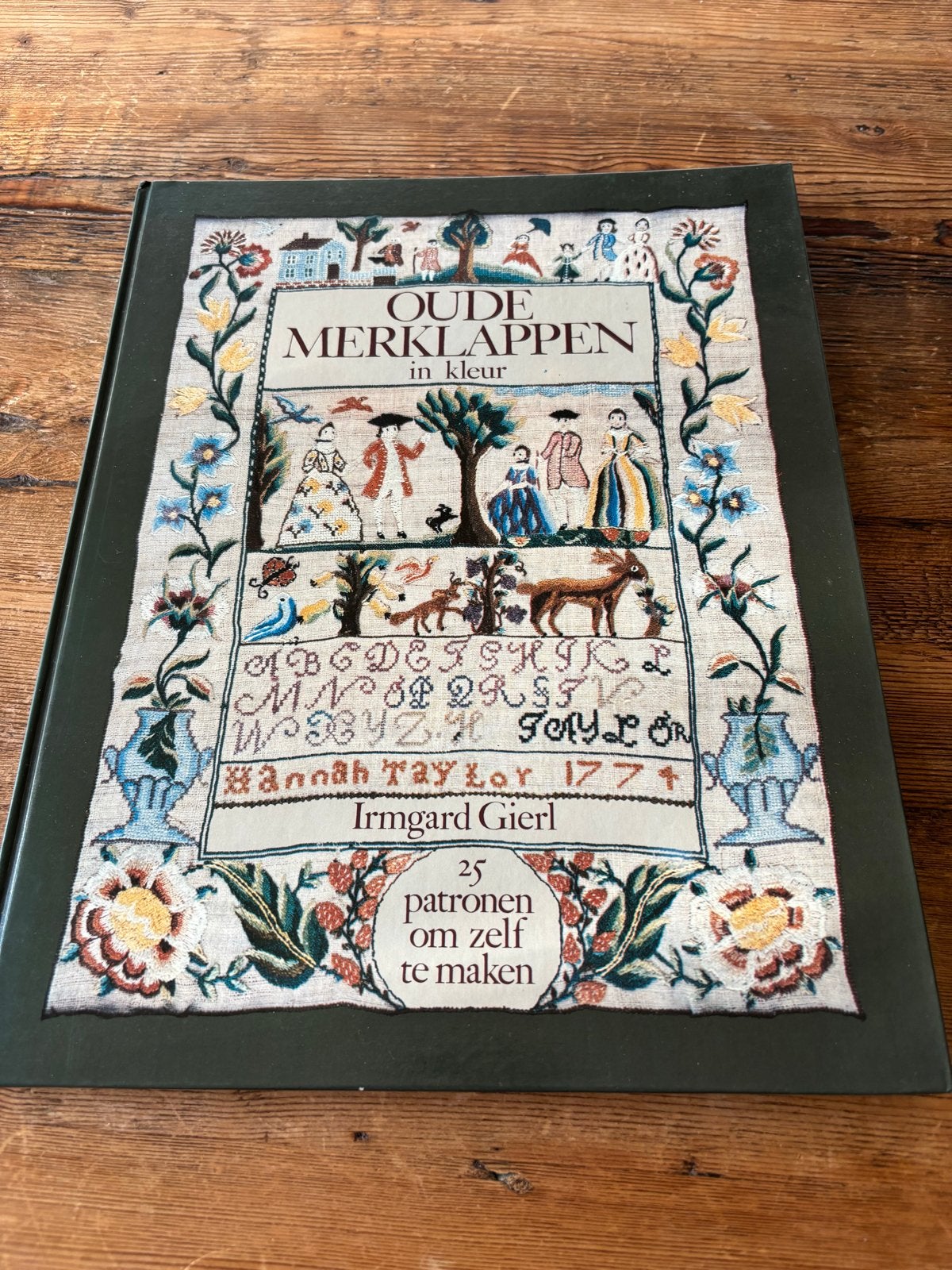 Oude Merklappen in kleur - Irmgard Gierl (1985), Ophalen of Verzenden, Zo goed als nieuw, Borduren en Naaien