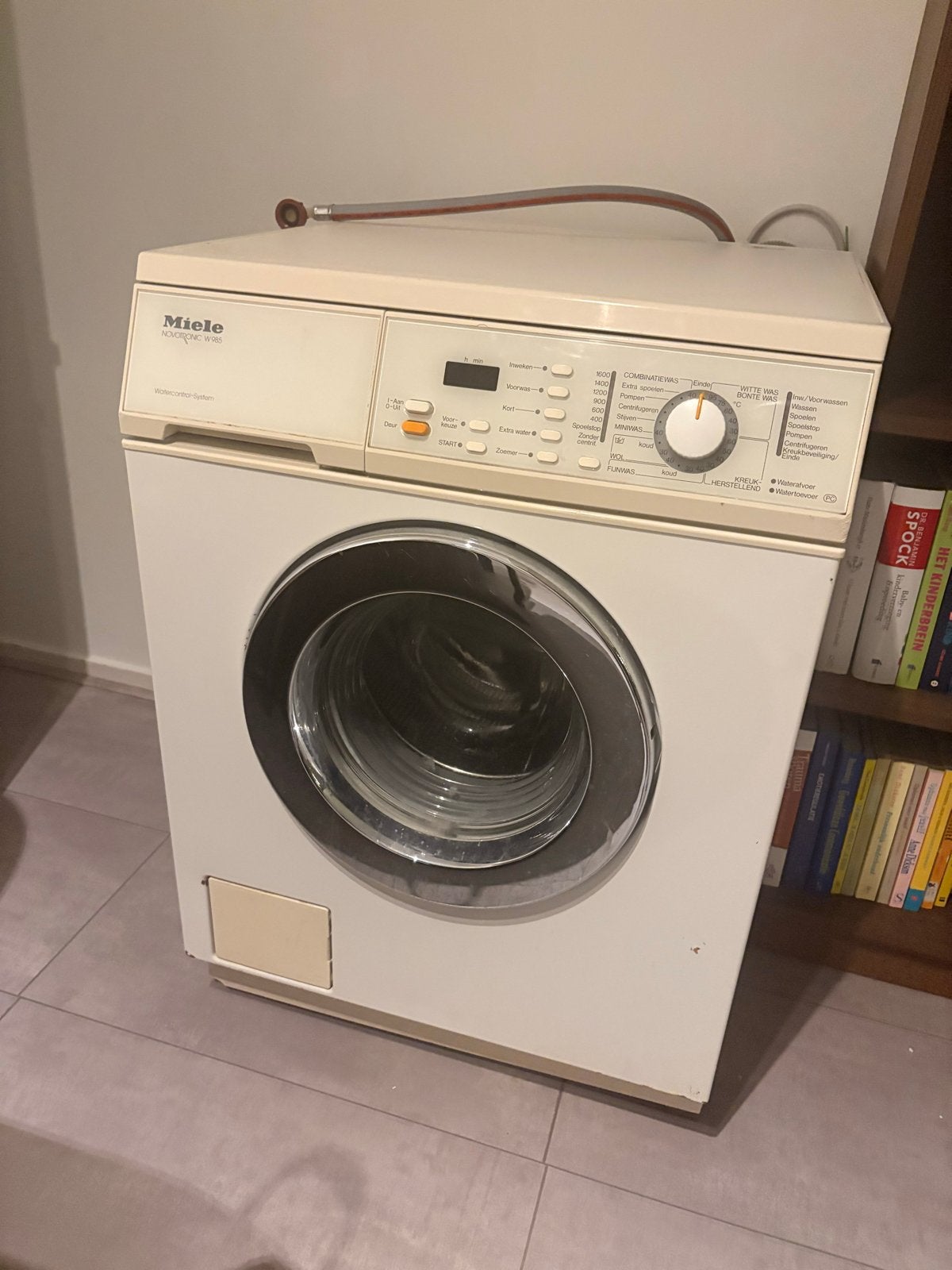Miele Novotroni W 985 Wasmachine - Betrouwbaar en Krachtig, Ophalen, 6 tot 8 kg, Gebruikt, 1600 toeren of meer