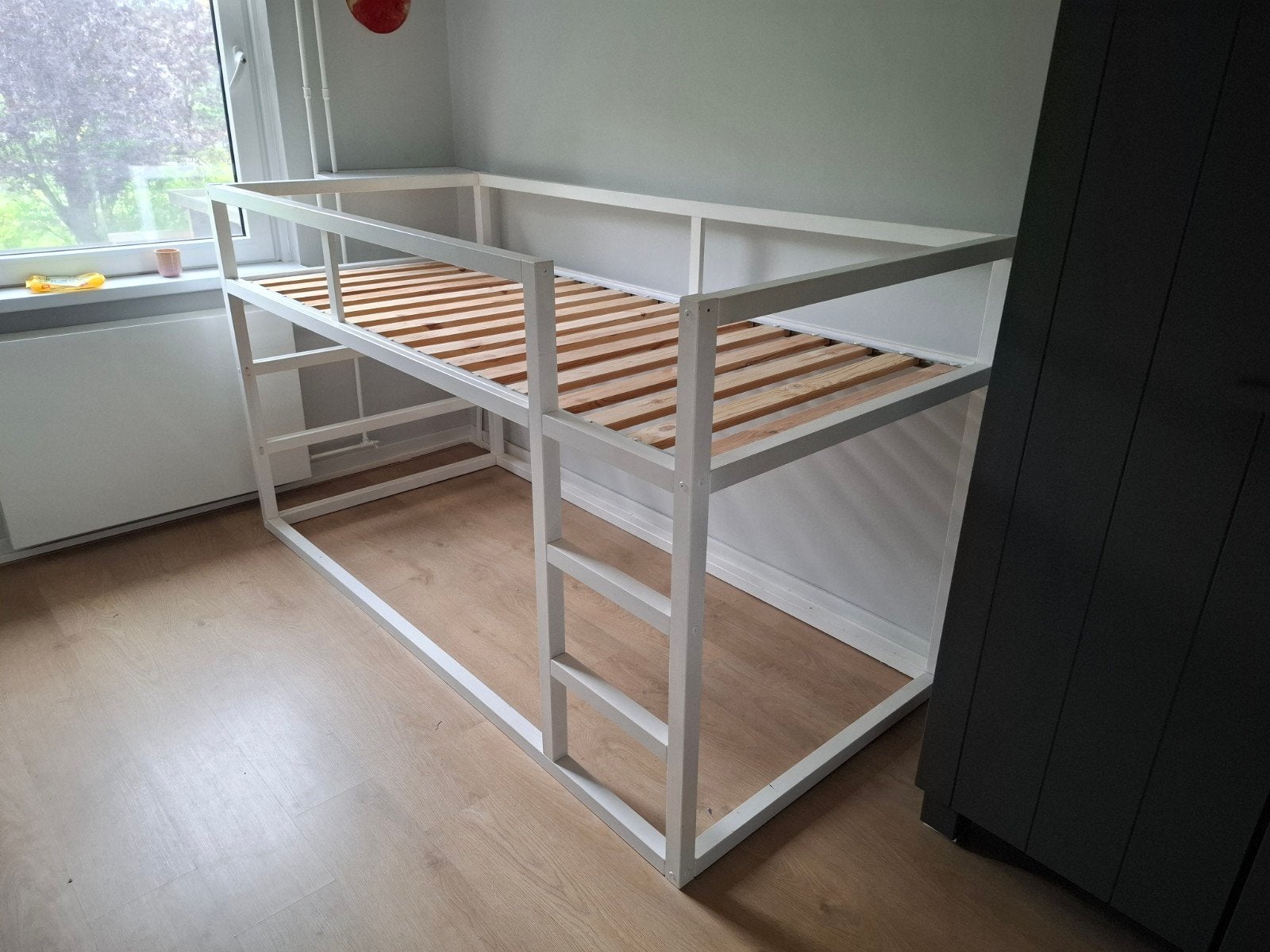 Kura keerbaar bed, wit geverfd, inclusief lattenbodem, 85 tot 100 cm, Gebruikt, Ophalen of Verzenden, Lattenbodem