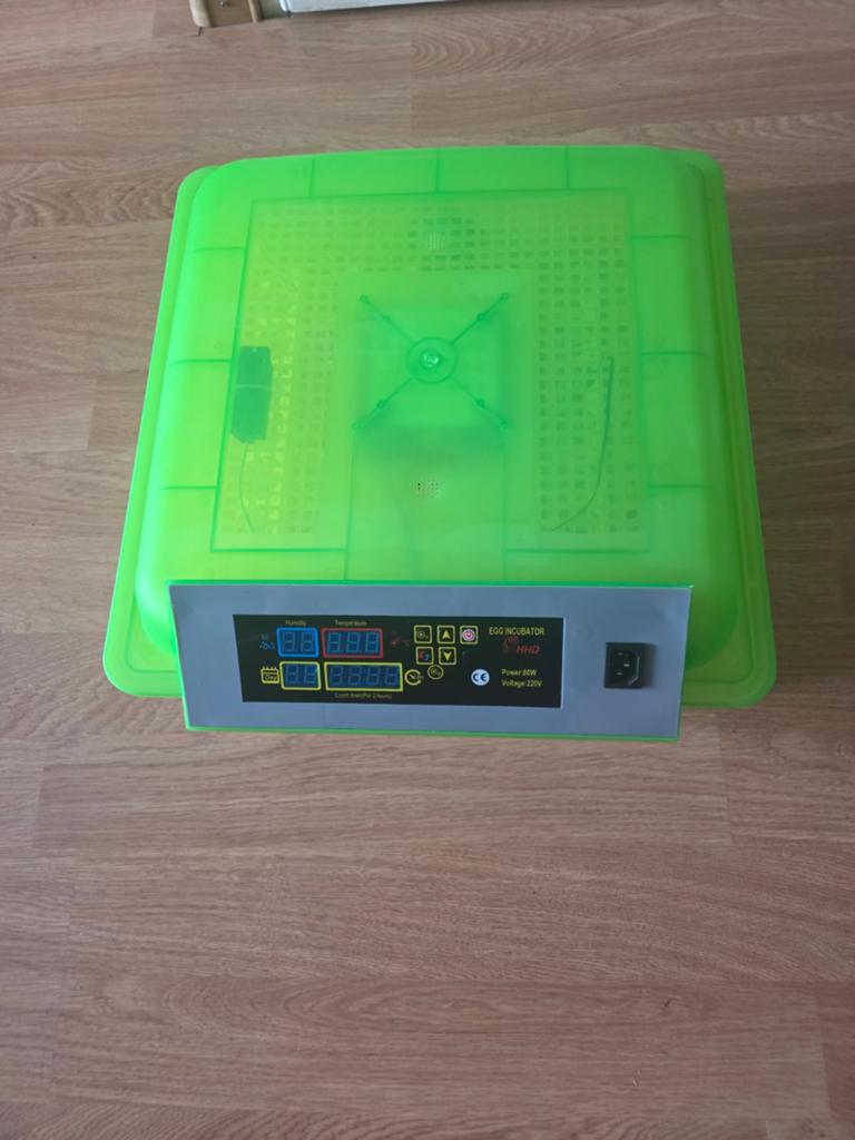 Broedmachine voor 56 eieren, Ophalen of Verzenden, Zo goed als nieuw, Broedmachine
