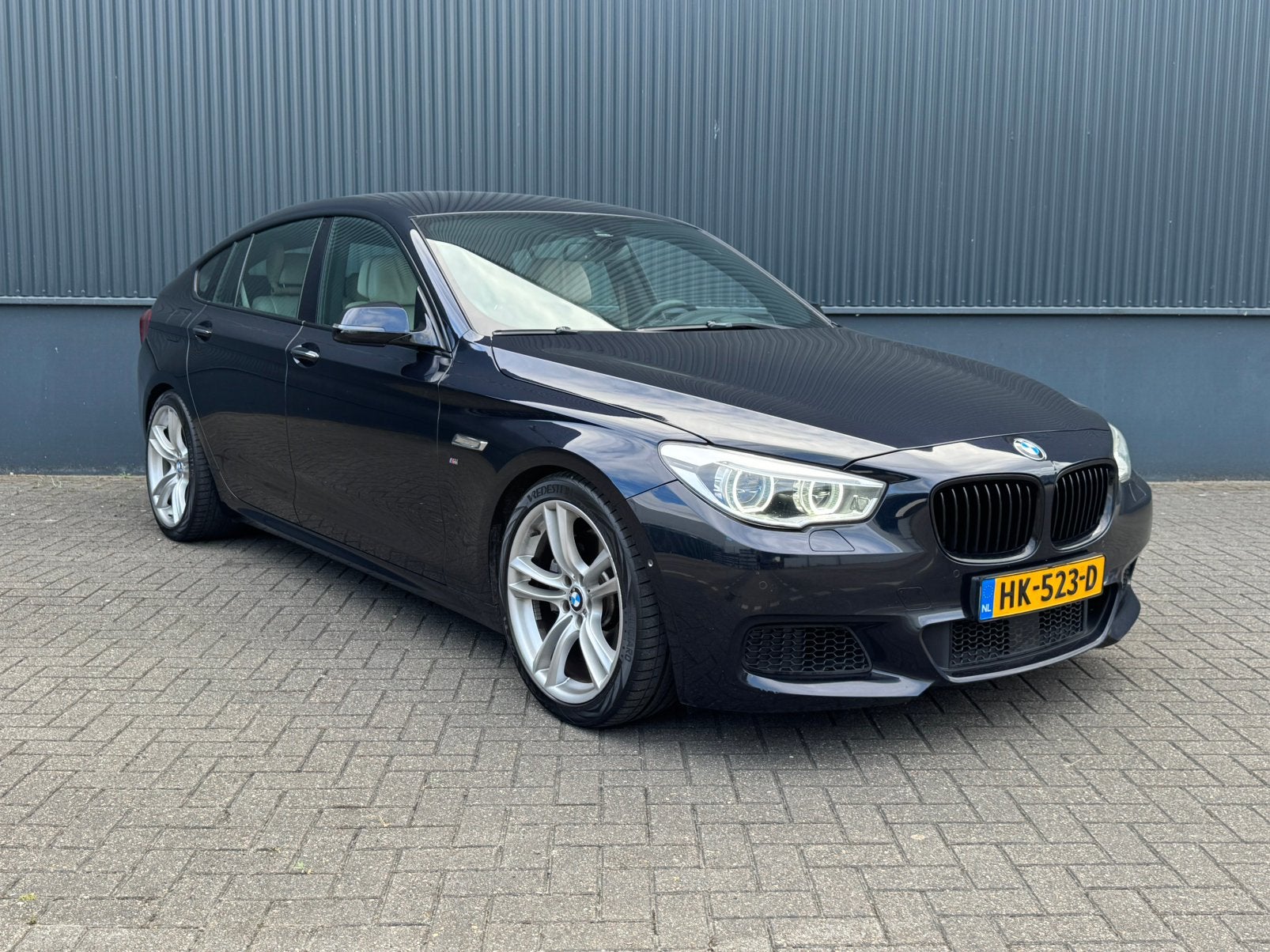 BMW 5-Serie GT 550i High Executive | M- Sport, B&O, HUD, 360, Automaat, Sound system, Achterwielaandrijving, 8 cilinders
