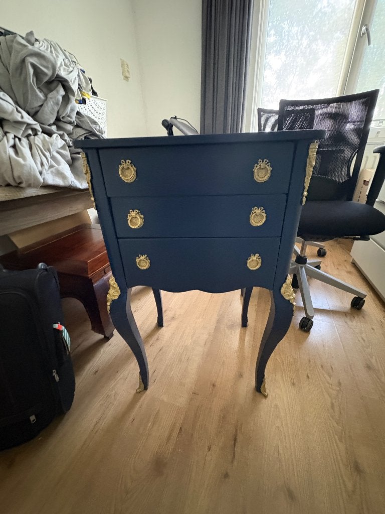 Vintage nachtkastje/ladekastje met goudkleurige details, Huis en Inrichting, Ophalen, Minder dan 50 cm, Gebruikt, 3 of 4 laden