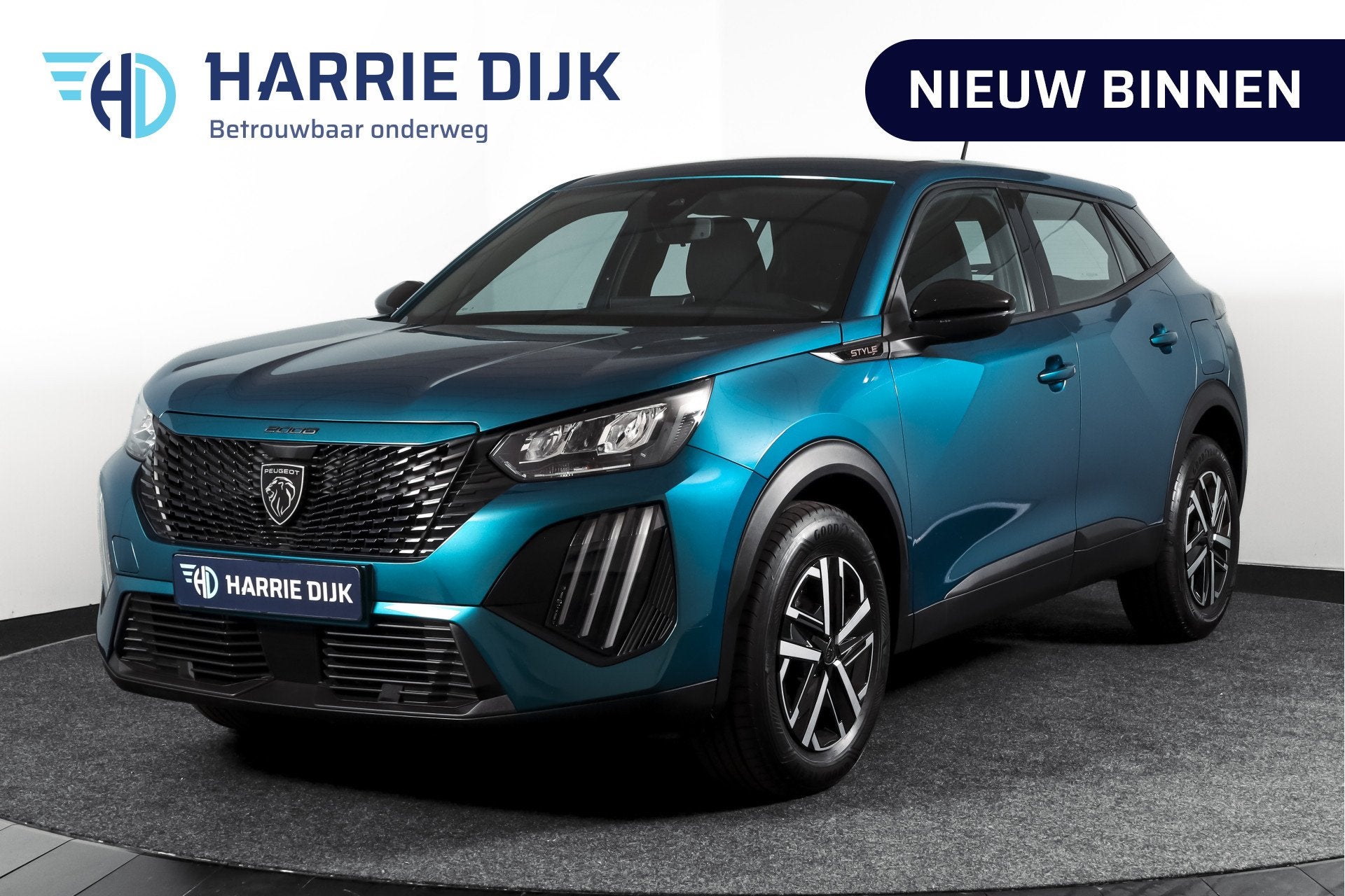 Peugeot 2008 1.2 Hybrid 136 Style | Cruise | PDC | App. Conn, Auto's, 1272 kg, Gebruikt, 1199 cc, Blauw
