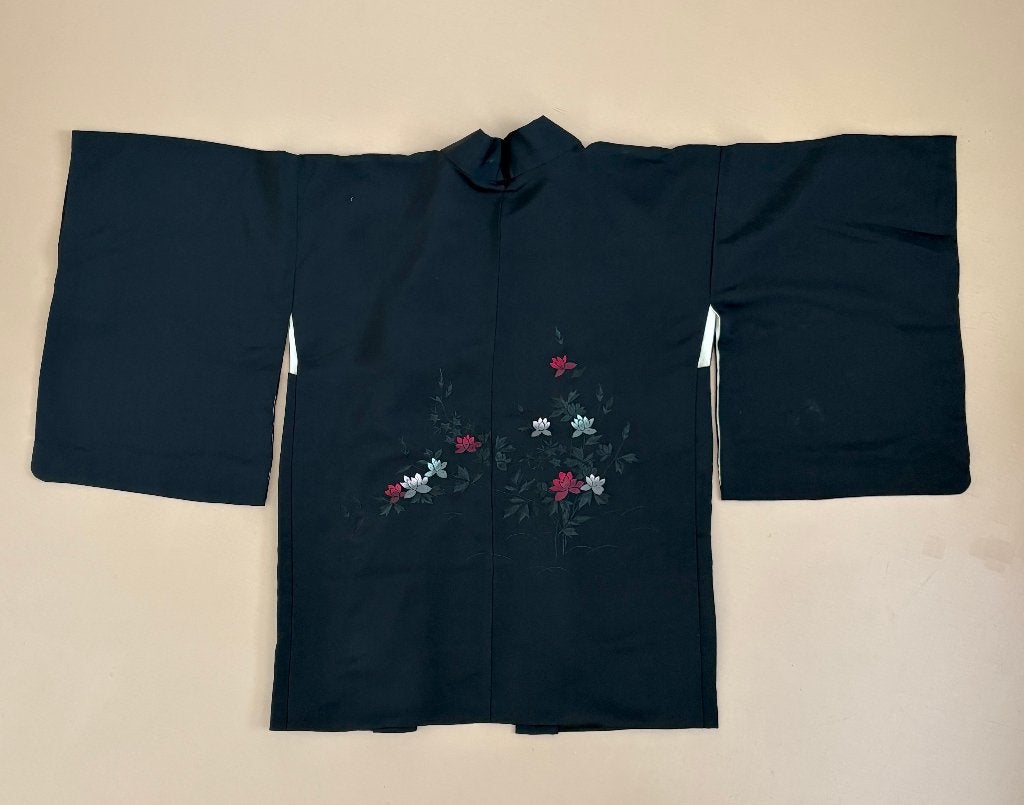 Vintage zwarte korte kimono - Haori, Ophalen of Verzenden, Zo goed als nieuw, Maat 42/44 (L), Zwart
