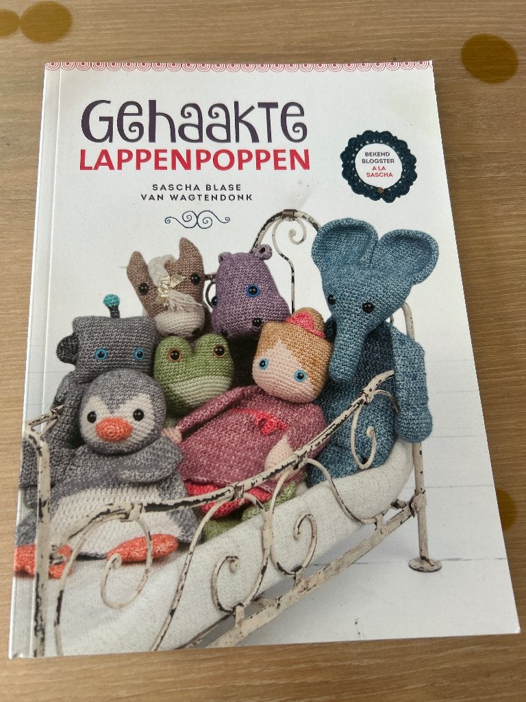 Gehaakte Lappenpoppen - Sascha Blase van Wagtendonk, Ophalen of Verzenden, Zo goed als nieuw, Haken, Patroon of Boek