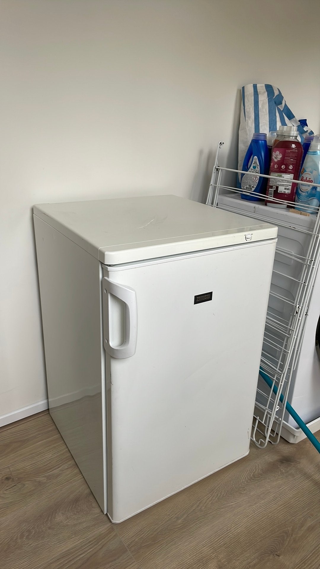 Zanussi tefelmodel vriezer, Witgoed en Apparatuur, Vriezers en Diepvrieskisten, Ophalen, Gebruikt, Minder dan 60 cm