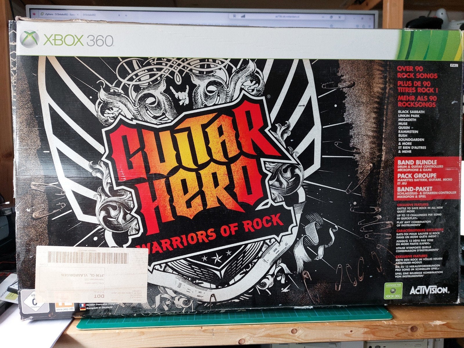 Guitar Hero Warriors of Rock Band Bundle Xbox 360, Spelcomputers en Games, Muziek, Eén computer, Ophalen of Verzenden, Zo goed als nieuw