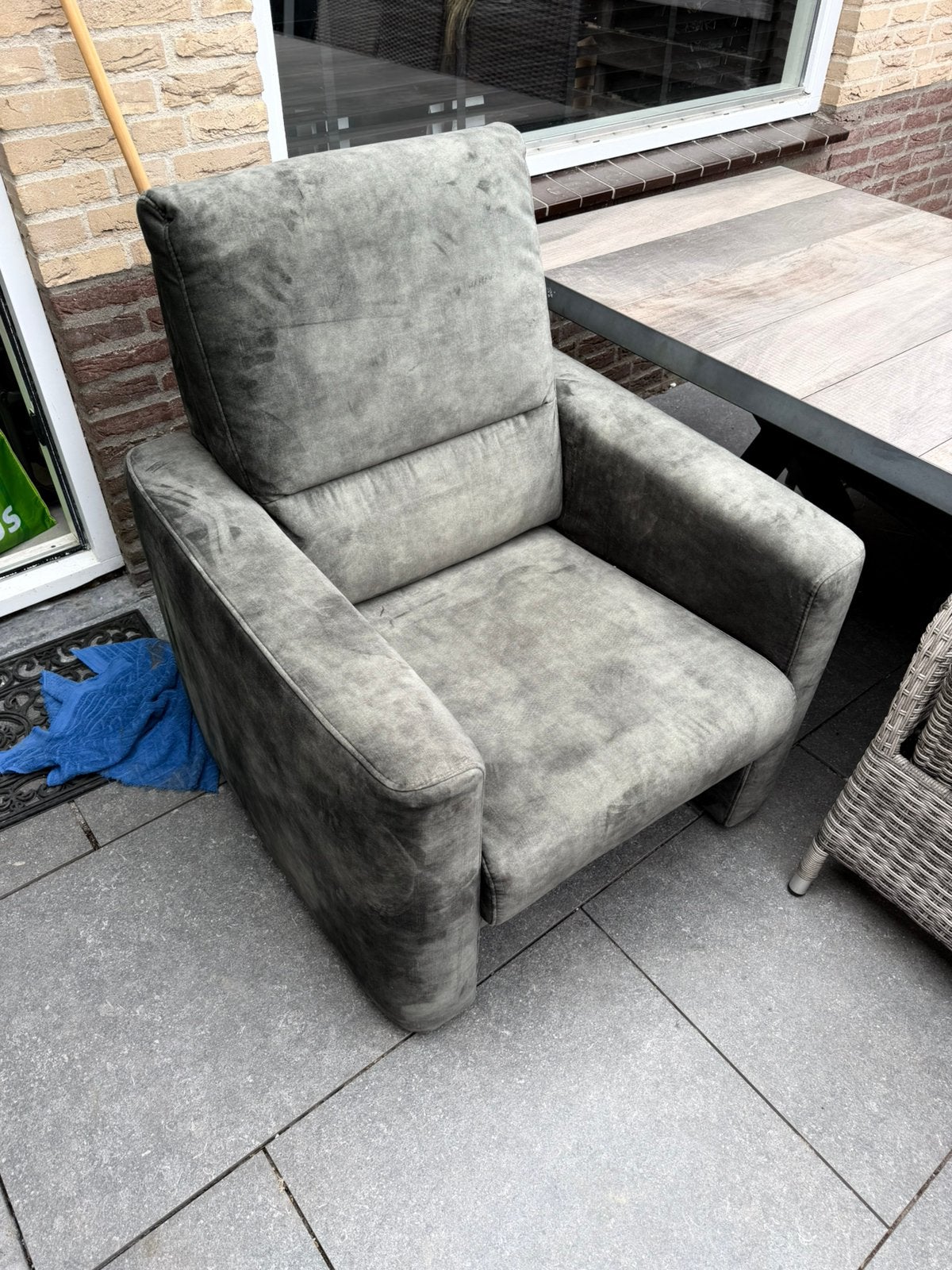 Mooie binnen stoel!, Ophalen