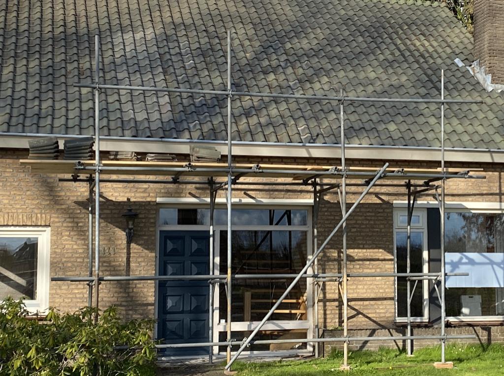 bouwsteiger circa 6 meter lang en 2 steigerjukken hoog, Ophalen, Gebruikt, Gevelsteiger, 2 tot 5 meter